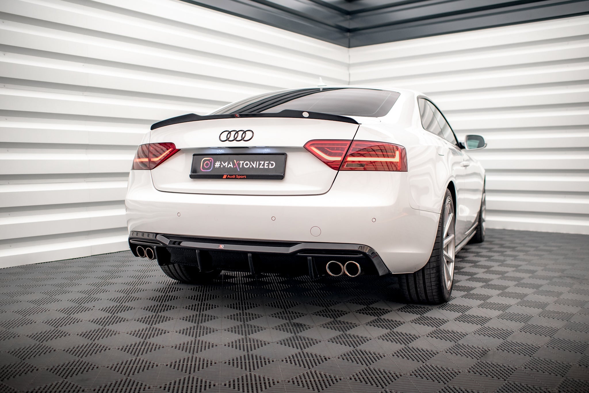 Maxton Design Difusor trasero para Audi A5 Sportback 8T Facelift (Version with dual Exhausts on both sides) - imagen 2
