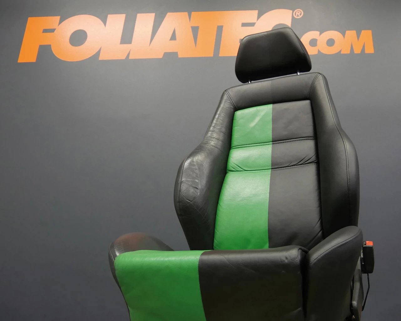 FOLIATEC Spray Color Para Interiores 400 ml Gris Plateado Mate - Imagen 4 FOLIATEC APEXCORSE