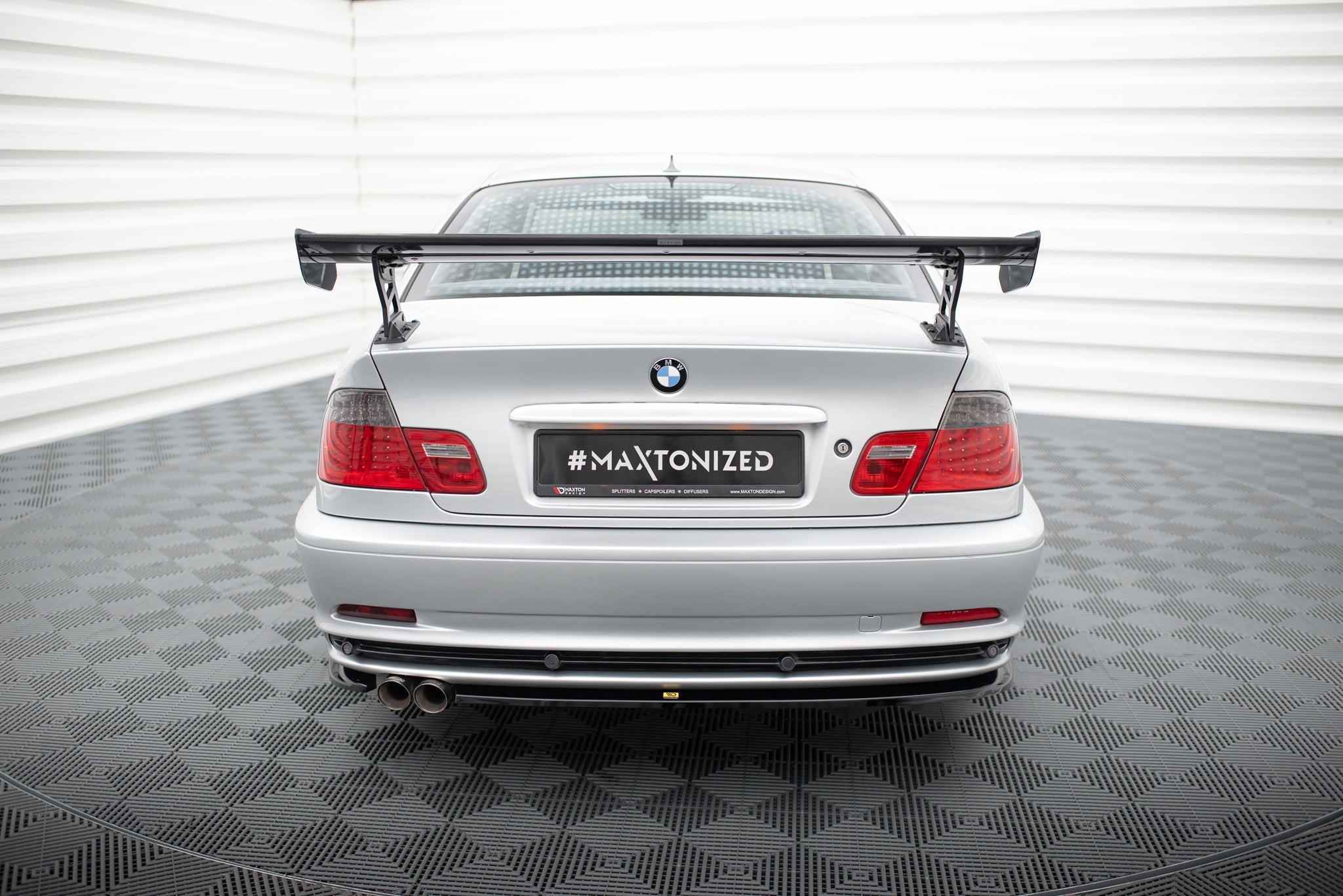 Maxton Design Alerón de carbono With External Brackets Uprights para BMW 3 Coupe E46 - imagen 1