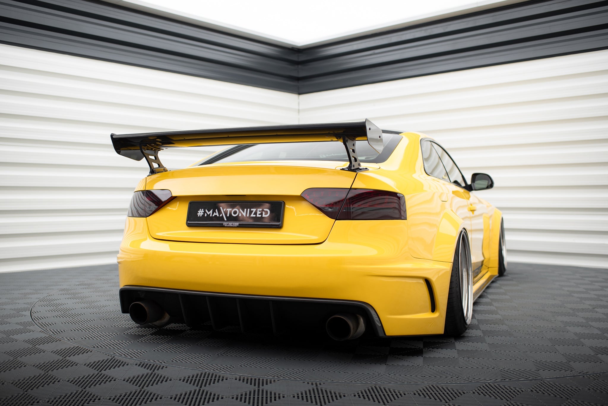 Maxton Design Alerón de carbono With External Brackets Uprights para Audi A5 Coupe 8T - imagen 2