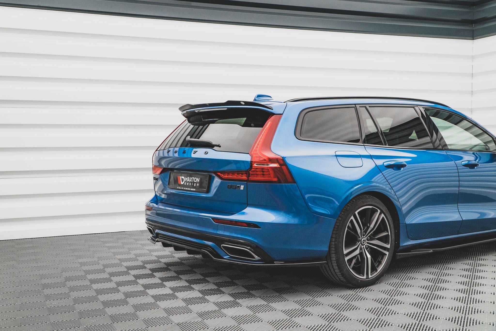 Maxton Design Extensión de alerón para Volvo V60 R-Design Mk3 - imagen 3