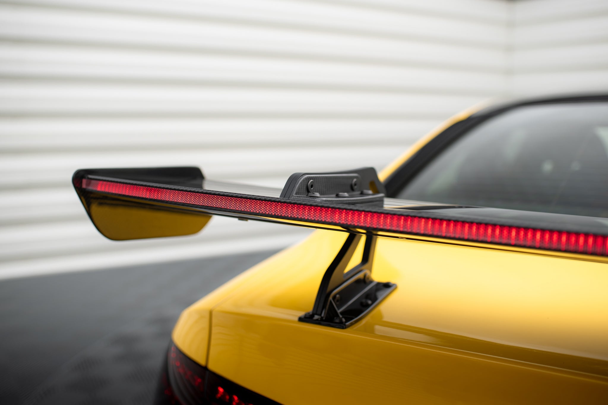 Maxton Design Alerón de carbono With Upper Swan Mounting + LED para Audi A5 Coupe 8T - imagen 14