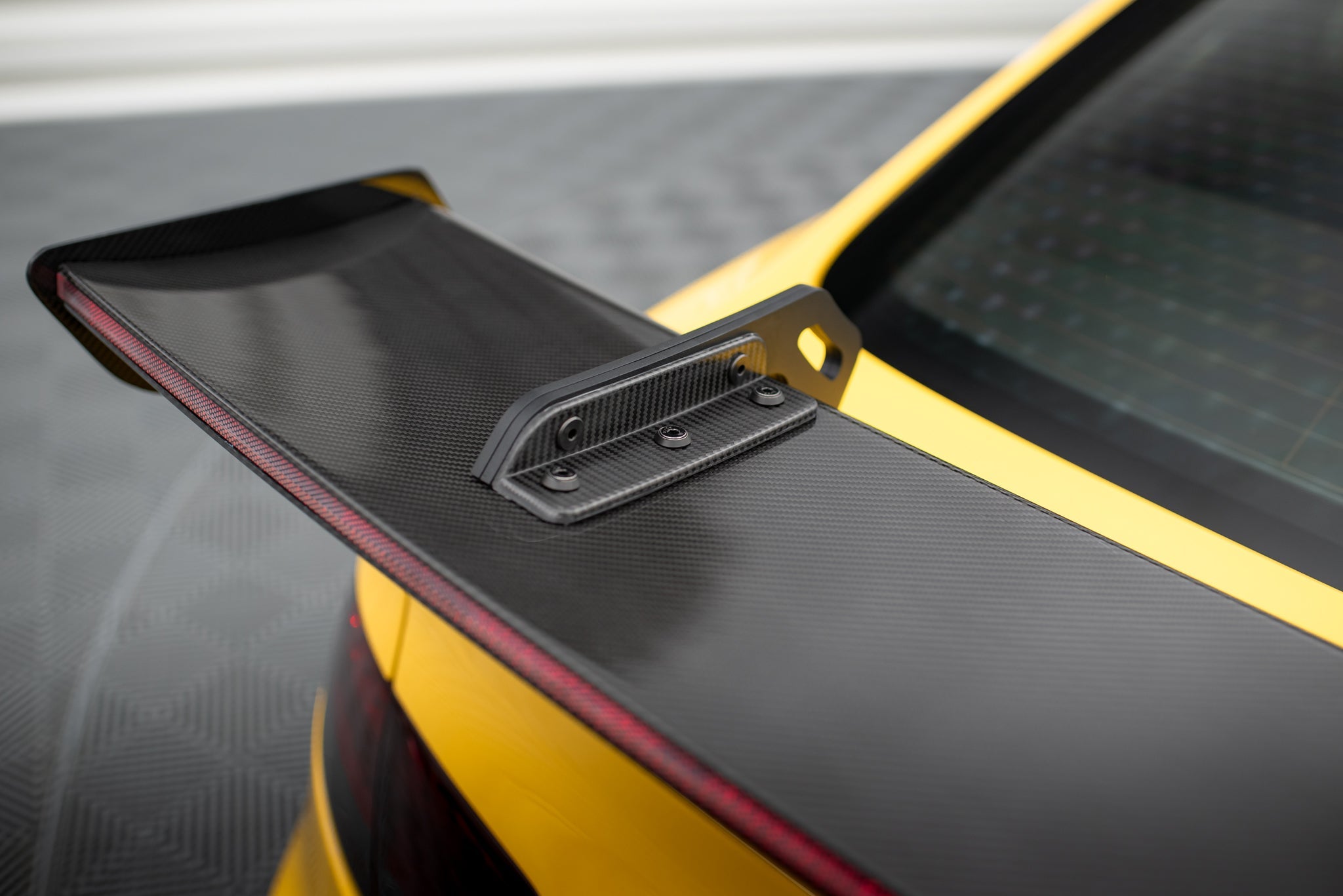 Maxton Design Alerón de carbono With Upper Swan Mounting + LED para Audi A5 Coupe 8T - imagen 12