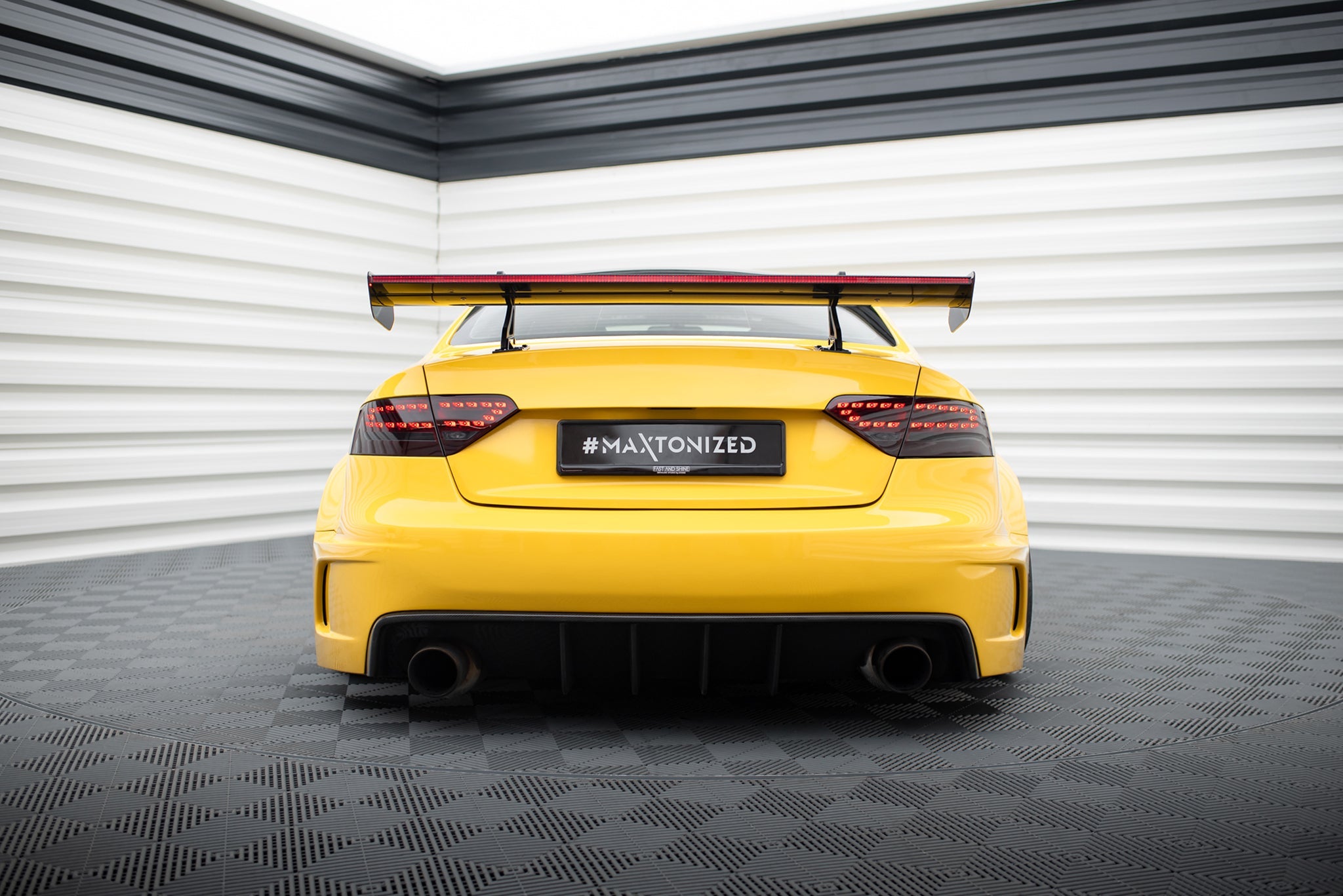 Maxton Design Alerón de carbono With Upper Swan Mounting + LED para Audi A5 Coupe 8T - imagen 17