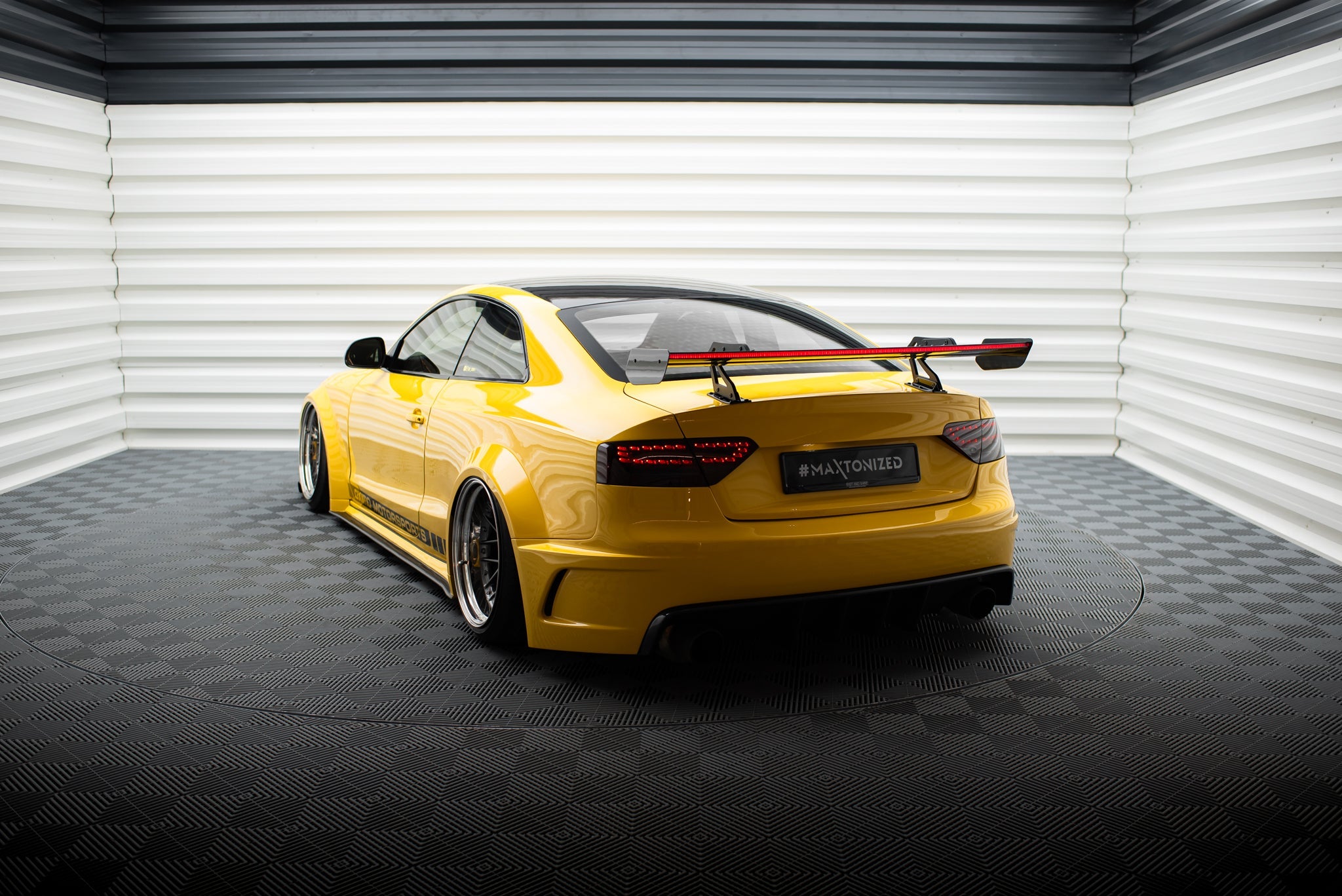 Maxton Design Alerón de carbono With Upper Swan Mounting + LED para Audi A5 Coupe 8T - imagen 9