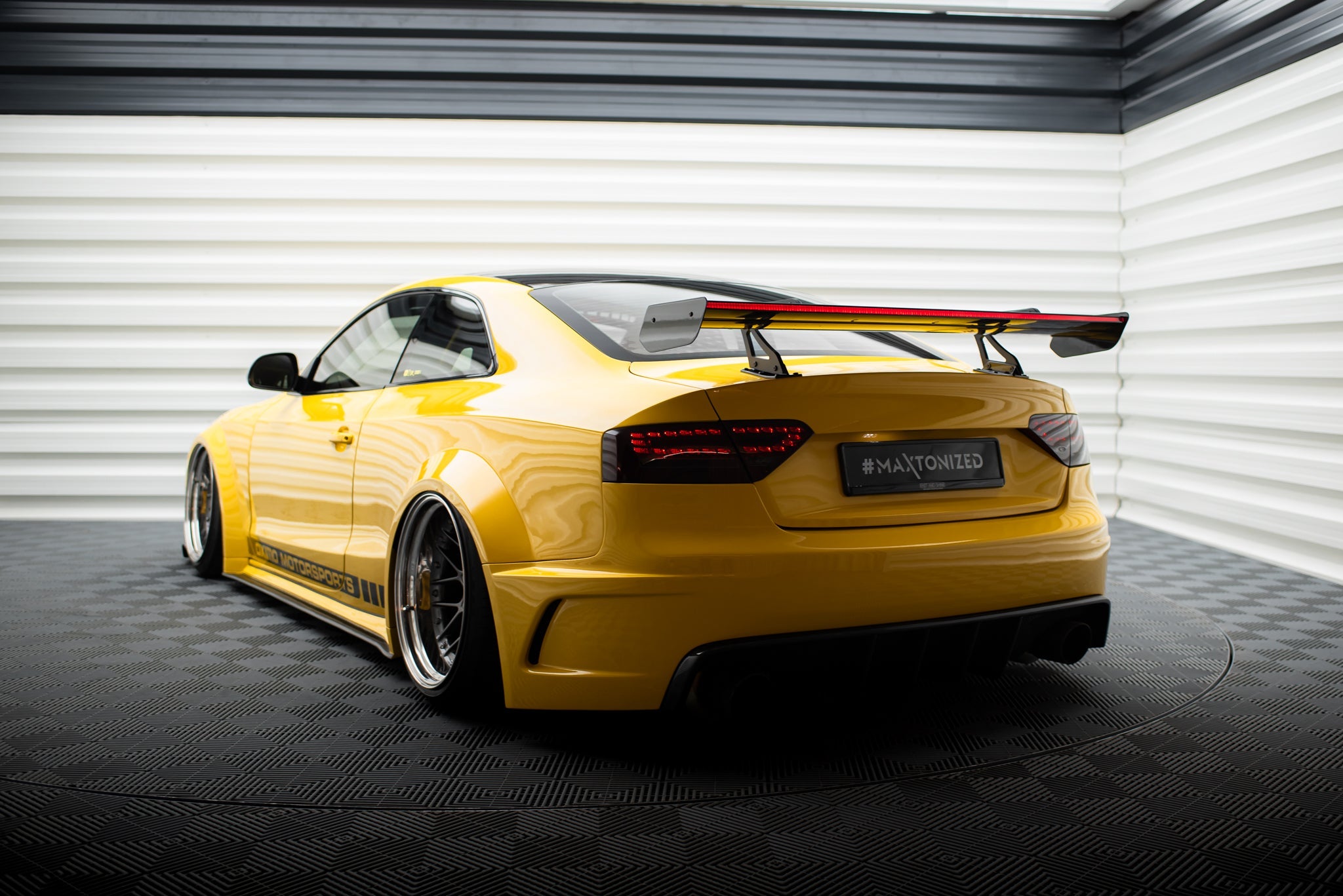 Maxton Design Alerón de carbono With Upper Swan Mounting + LED para Audi A5 Coupe 8T - imagen 10