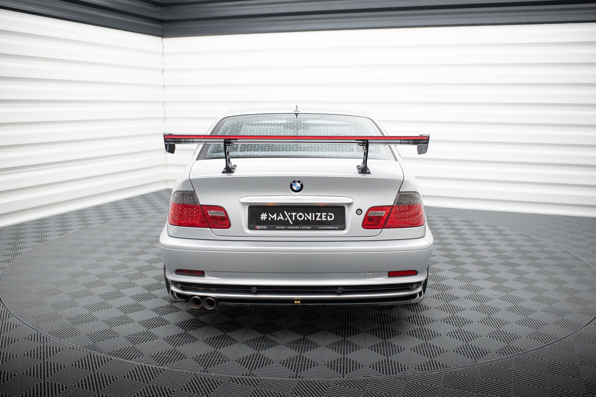 Maxton Design Alerón de carbono With Internal Brackets Uprights + LED para BMW 3 Coupe E46 - imagen 3