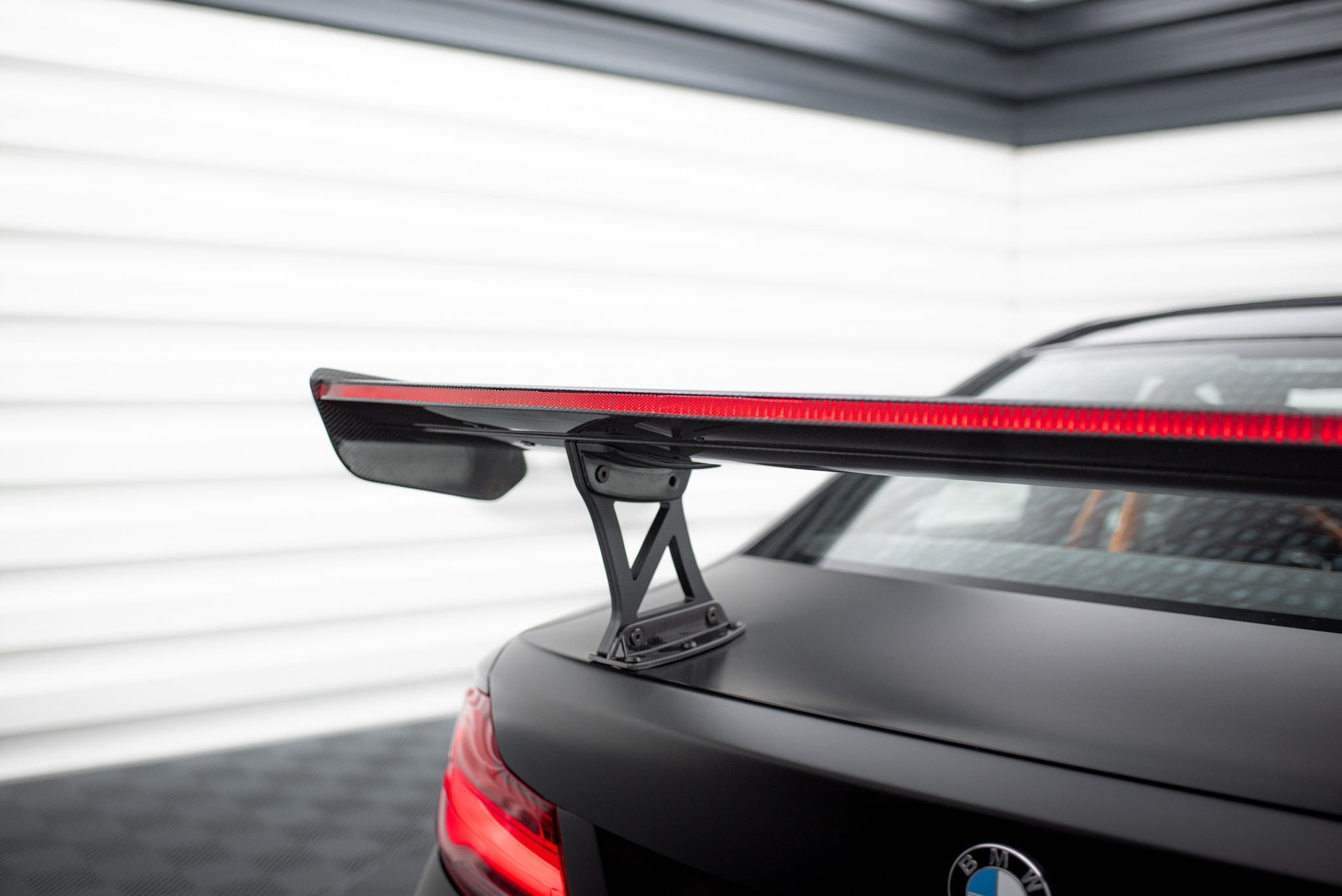 Maxton Design Alerón de carbono With Internal Brackets Uprights + LED para BMW M2 F87 / 2 / 2 M-Pack F22 - imagen 16