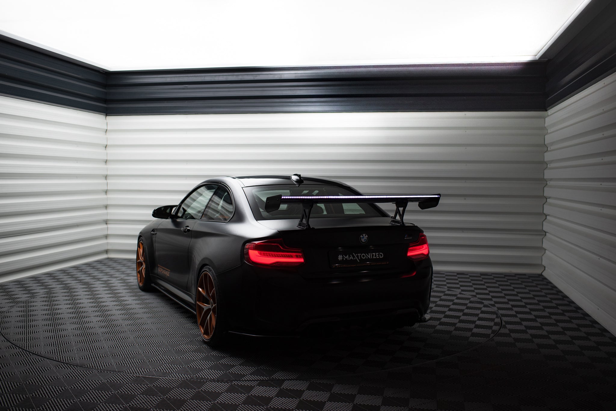 Maxton Design Alerón de carbono With Internal Brackets Uprights + LED para BMW M2 F87 / 2 / 2 M-Pack F22 - imagen 2