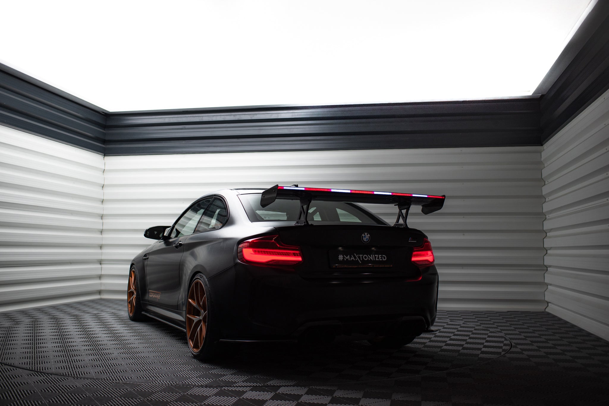 Maxton Design Alerón de carbono With Internal Brackets Uprights + LED para BMW M2 F87 / 2 / 2 M-Pack F22 - imagen 5