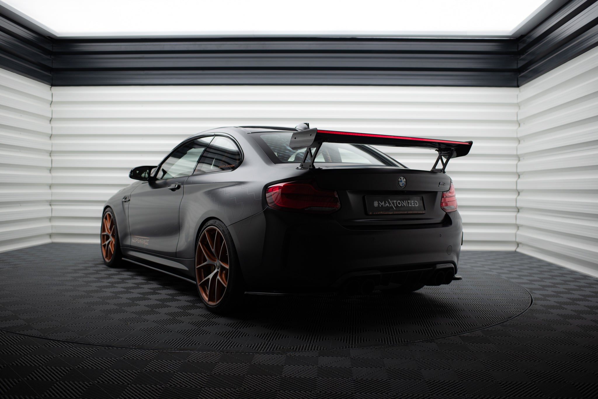 Maxton Design Alerón de carbono With External Brackets Uprights + LED para BMW M2 F87 / 2 / 2 M-Pack F22 - imagen 5