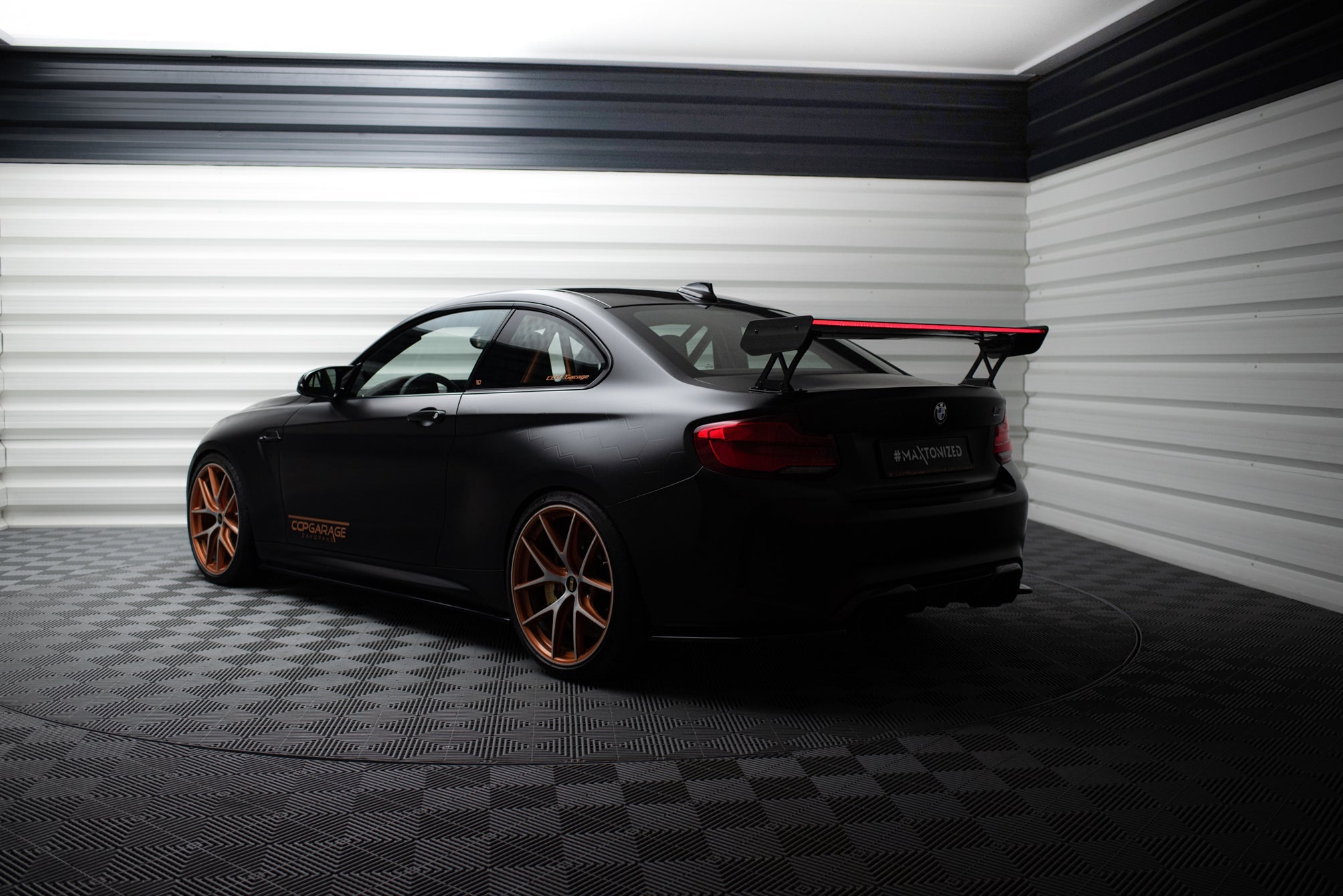 Maxton Design Alerón de carbono With External Brackets Uprights + LED para BMW M2 F87 / 2 / 2 M-Pack F22 - imagen 9
