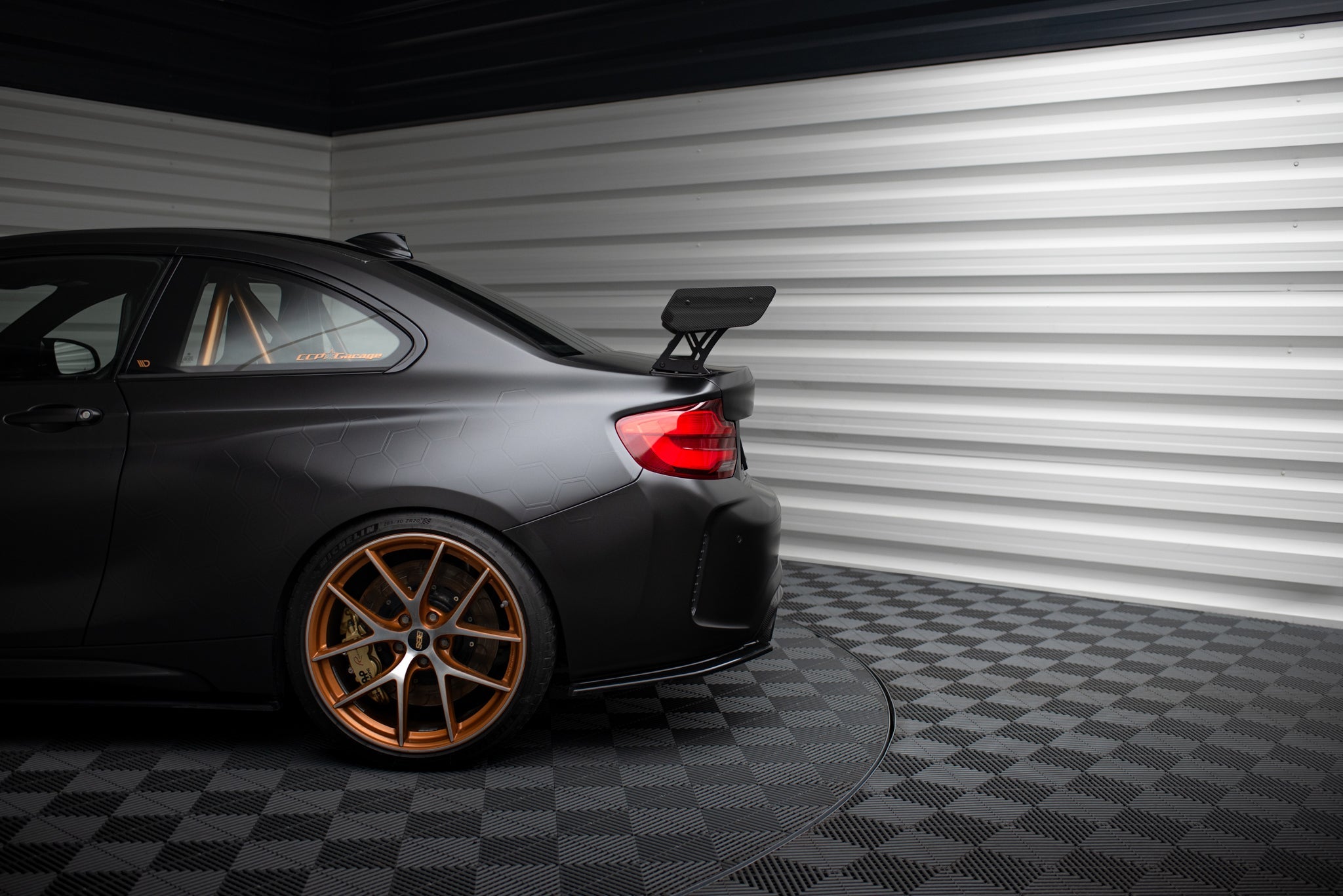 Maxton Design Alerón de carbono With External Brackets Uprights + LED para BMW M2 F87 / 2 / 2 M-Pack F22 - imagen 15