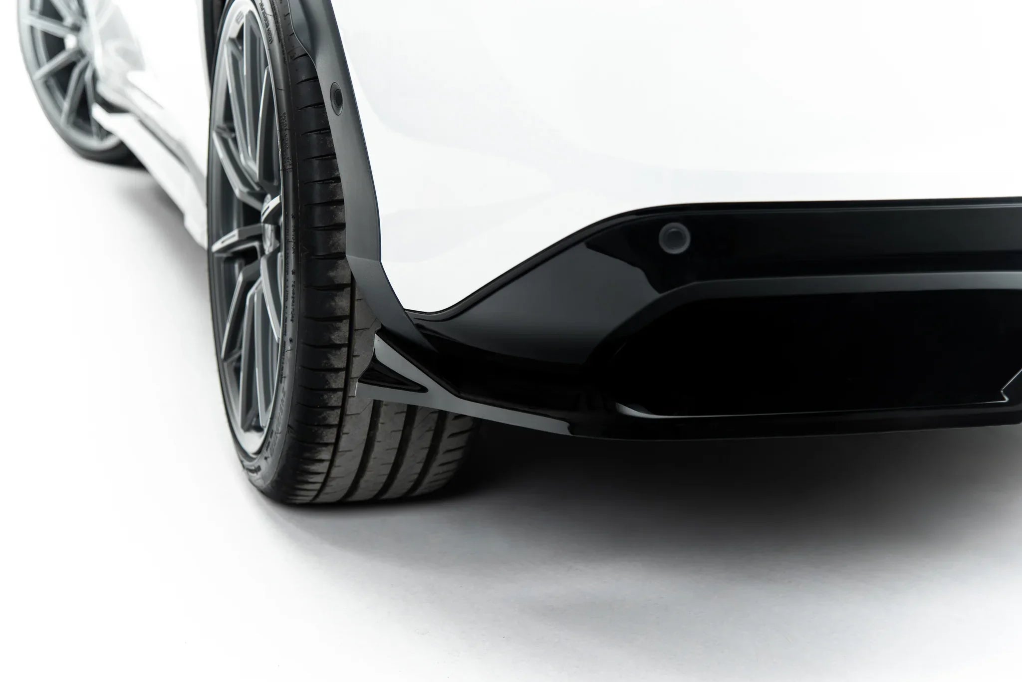 Maxton Design Splitter trasero (with vertical bars) para Volkswagen T-Roc R-Line Mk2 - imagen 4