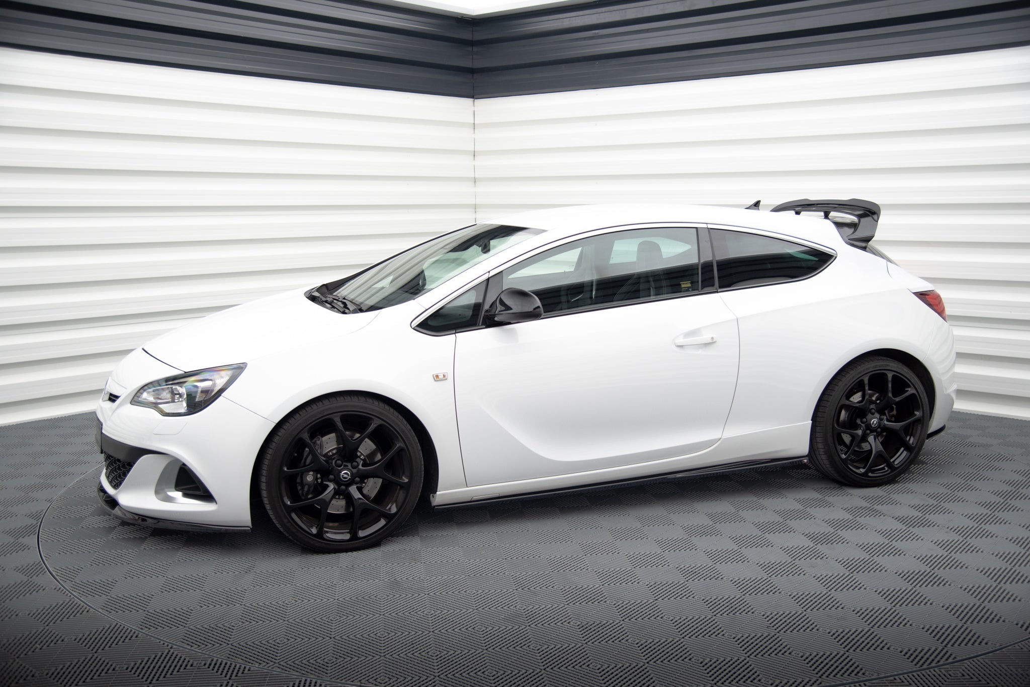 Maxton Design Difusores de taloneras laterales para Opel Astra OPC GTC J - imagen 1