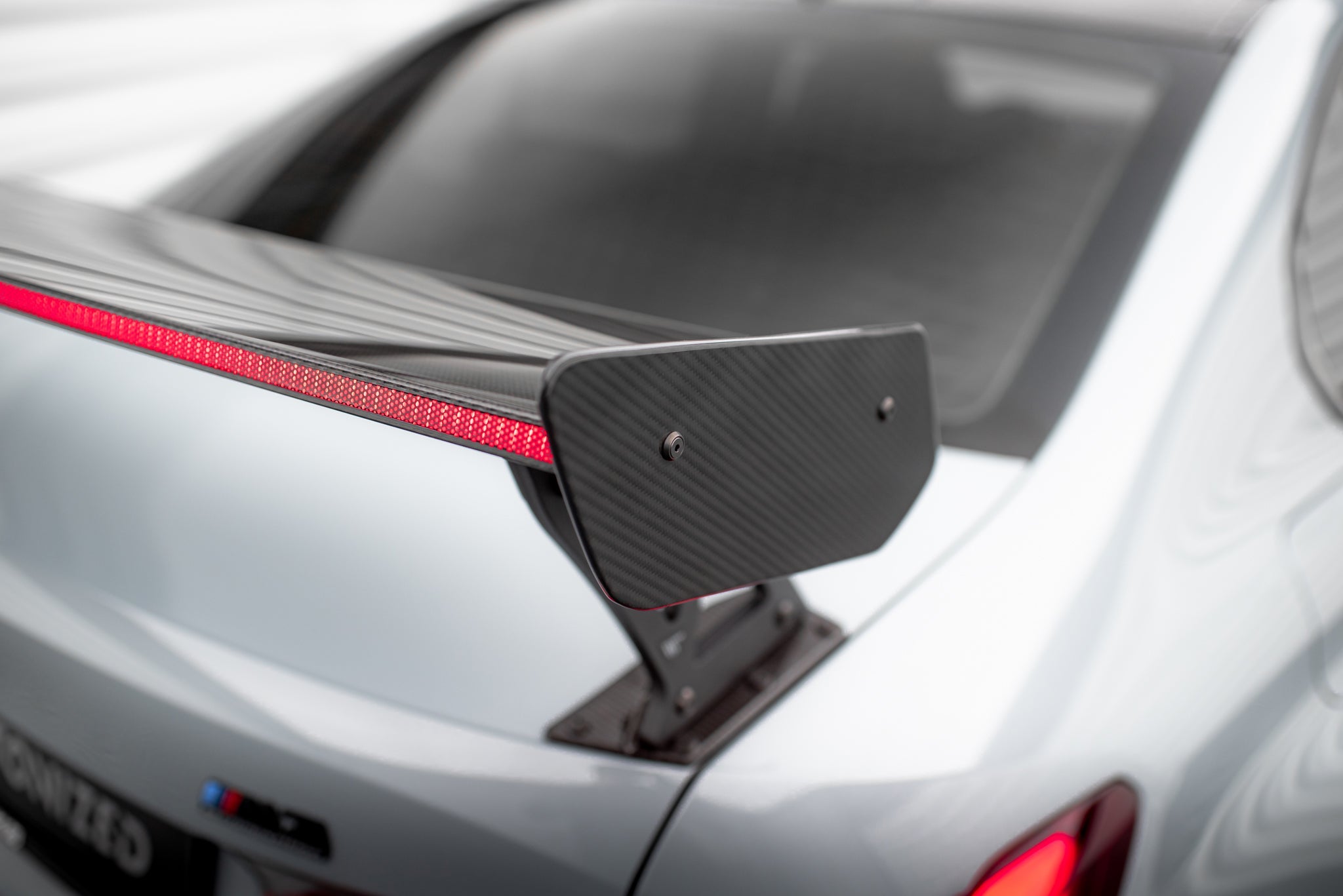 Maxton Design Alerón de carbono With External Brackets Uprights + LED BMW M3 G80 / M340i G20 / 3 M-Pack G20 / 3 Standard G20 - imagen 6