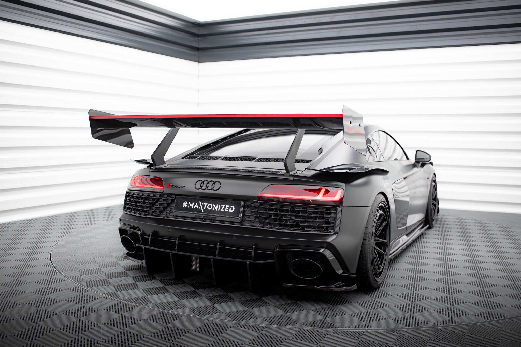 Maxton Design Alerón de carbono + LED para Audi R8 Mk2 - imagen 1