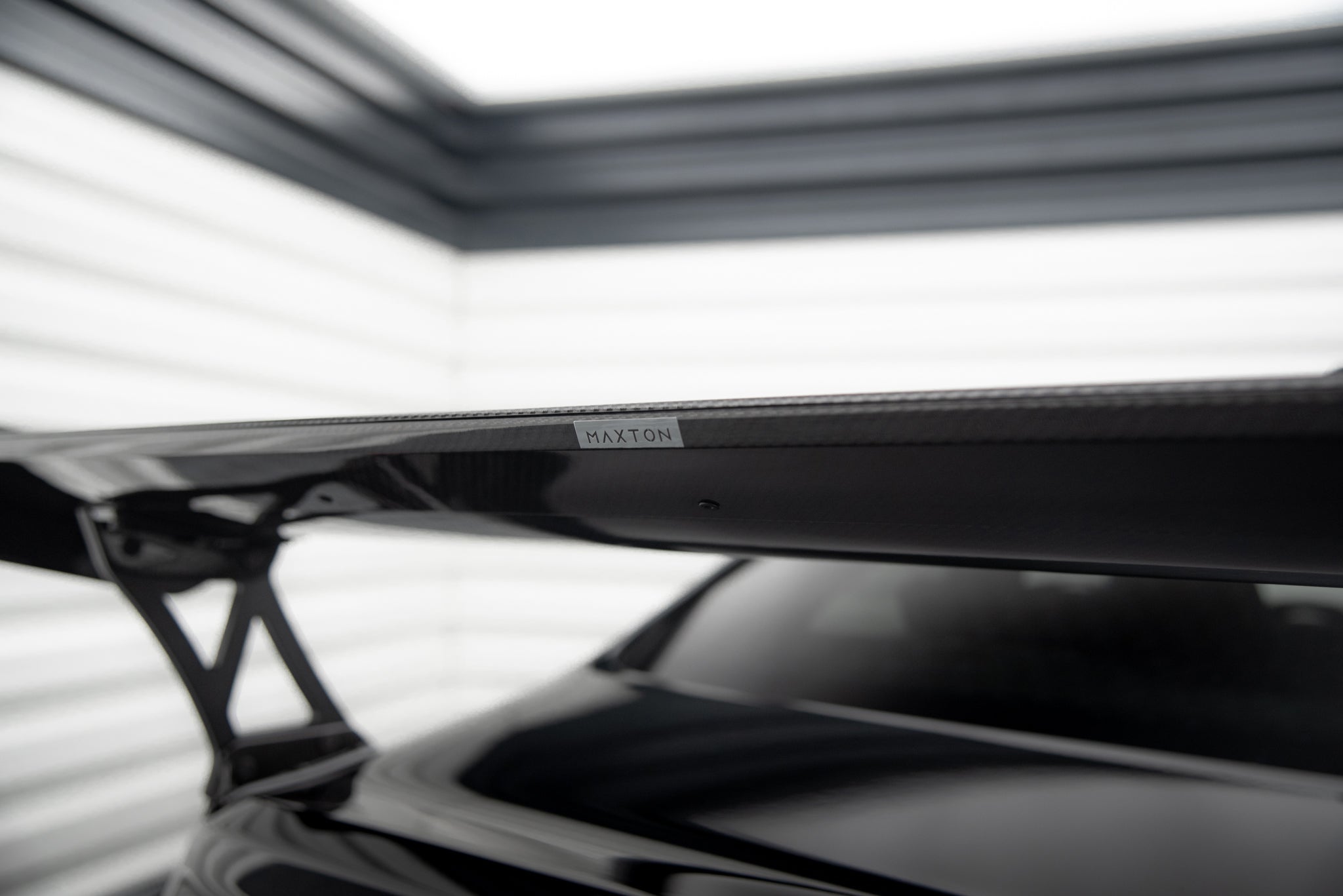 Maxton Design Carbon Fiber Spoiler With External Brackets Uprights para BMW M2 G87 / M240i / 2 M-Pack / 2 Standard G42 - imagen 9
