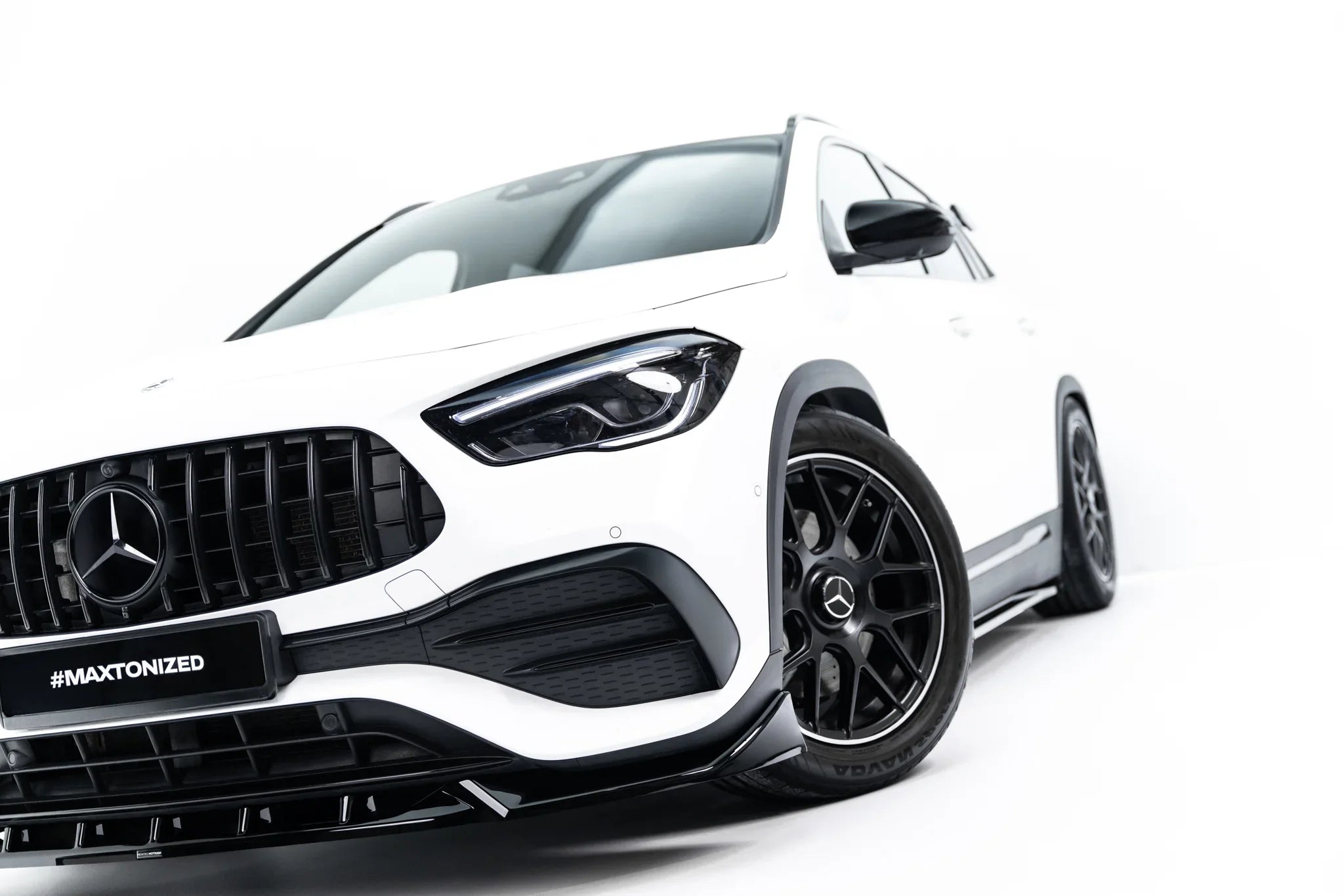 Maxton Design Splitter delantero para Mercedes-AMG GLA 35 H247 - imagen 4