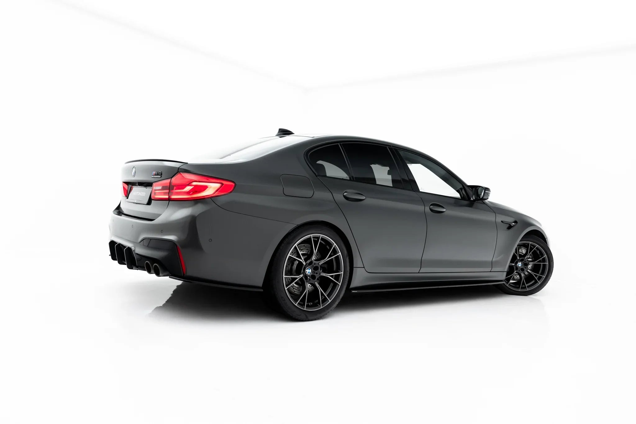 Maxton Design Difusores de taloneras laterales V.1 para BMW M5 F90 - imagen 1