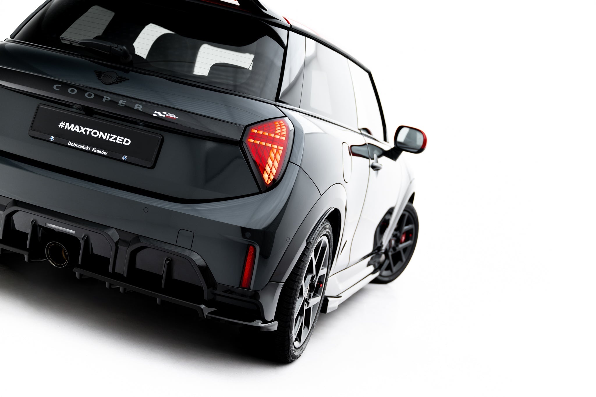 Maxton Design Splitter trasero (with vertical bars) para Mini Cooper John Cooper Works F66 - imagen 1