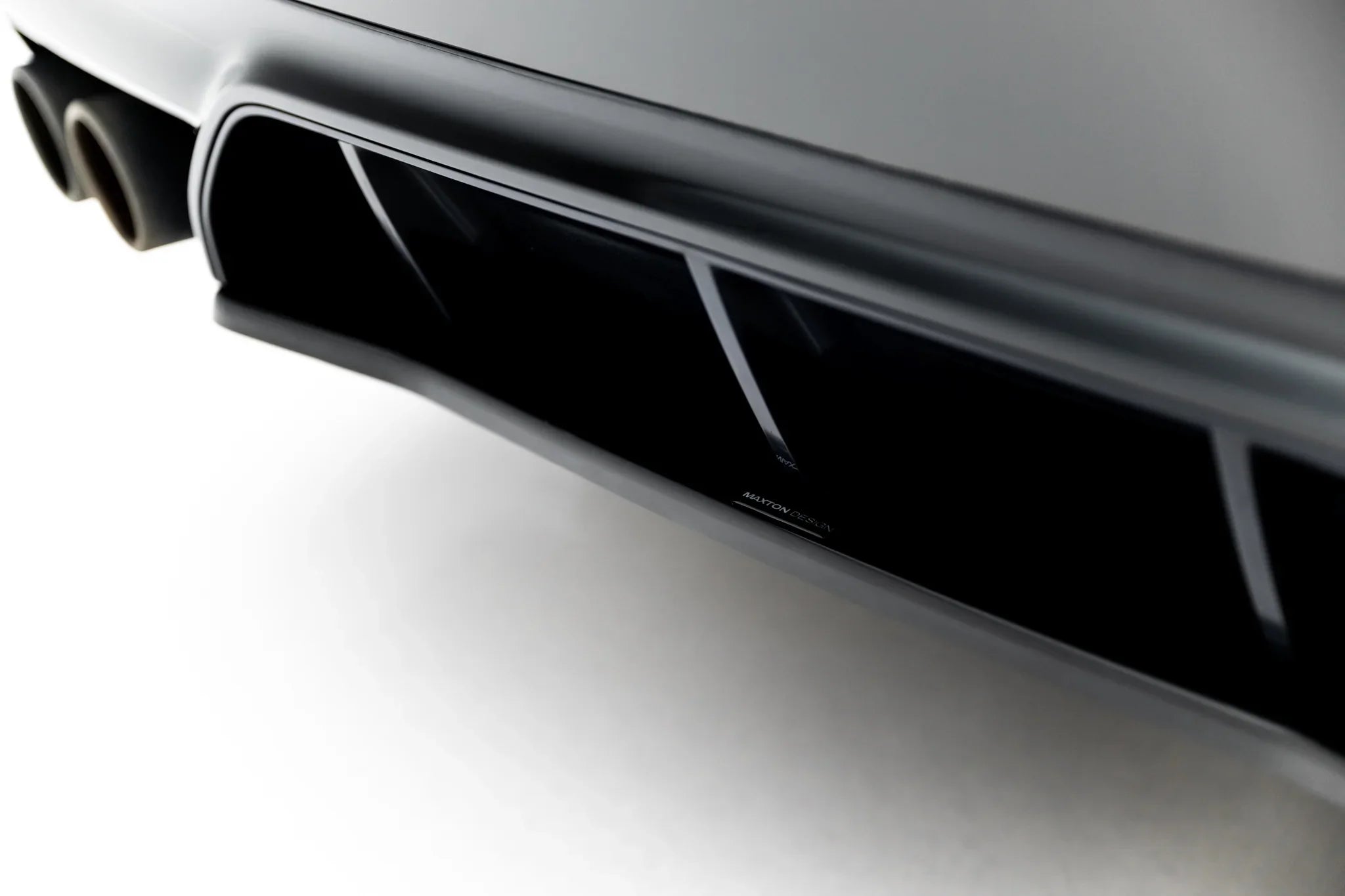 Maxton Design Splitter trasero para BMW M5 F90 - imagen 3