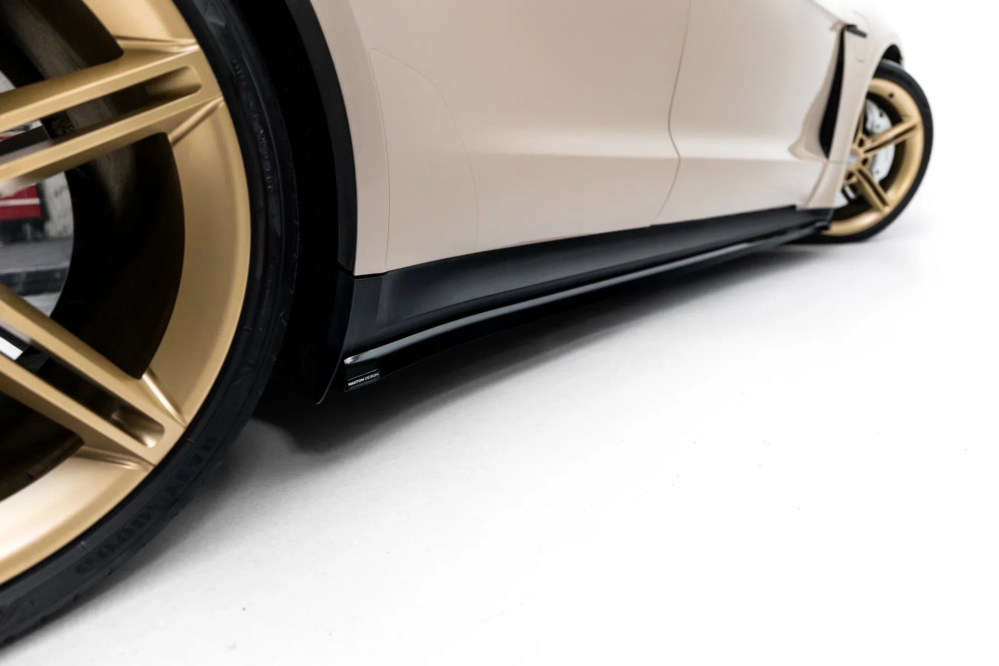 Maxton Design Difusores de taloneras laterales para Porsche Taycan / Taycan 4 / Taycan 4S / Taycan GTS Mk1 - imagen 3