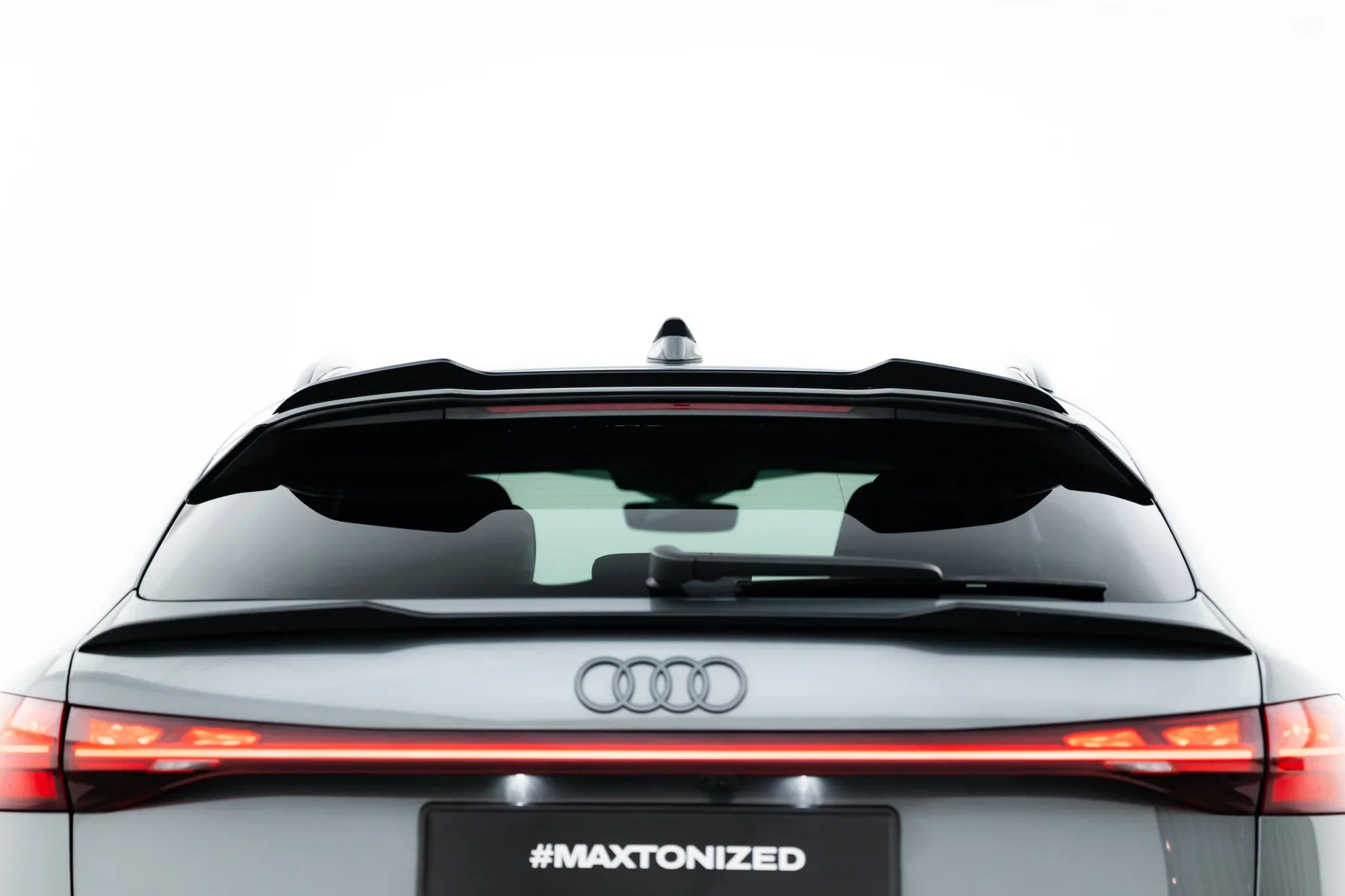 Maxton Design Upper Spoiler Cap para Audi SQ5 Sportback Mk3 - imagen 3