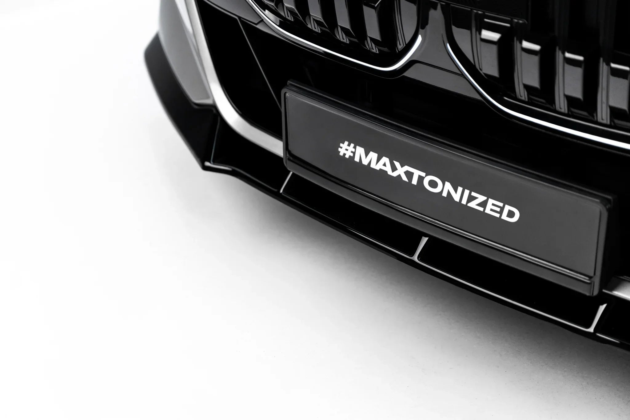 Maxton Design Splitter delantero V.4 para BMW 7 M-Pack / M760e / i7 M-Pack G70 - imagen 4