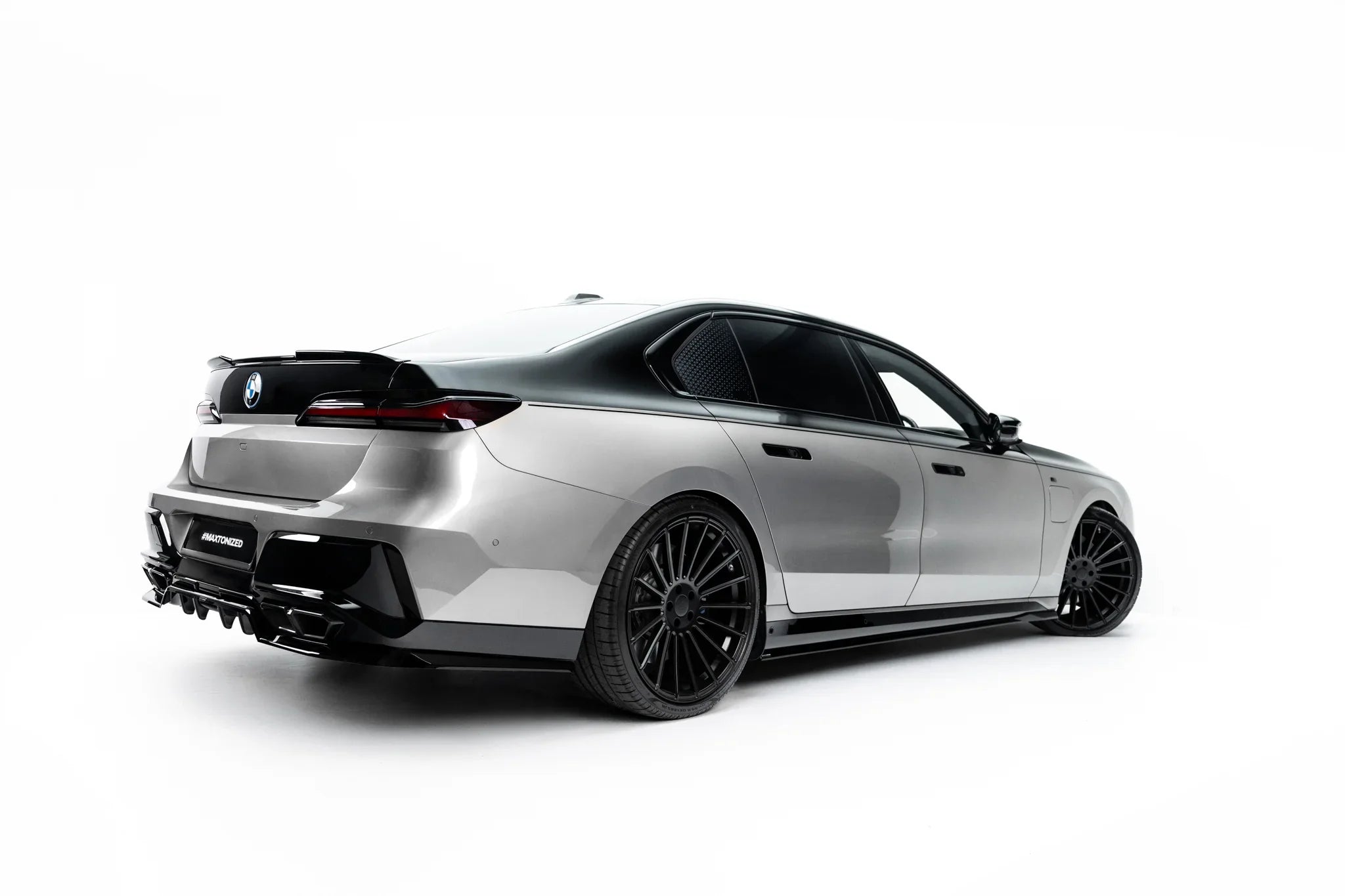 Maxton Design Difusores de taloneras laterales para BMW M760e / 750e G70 - imagen 1