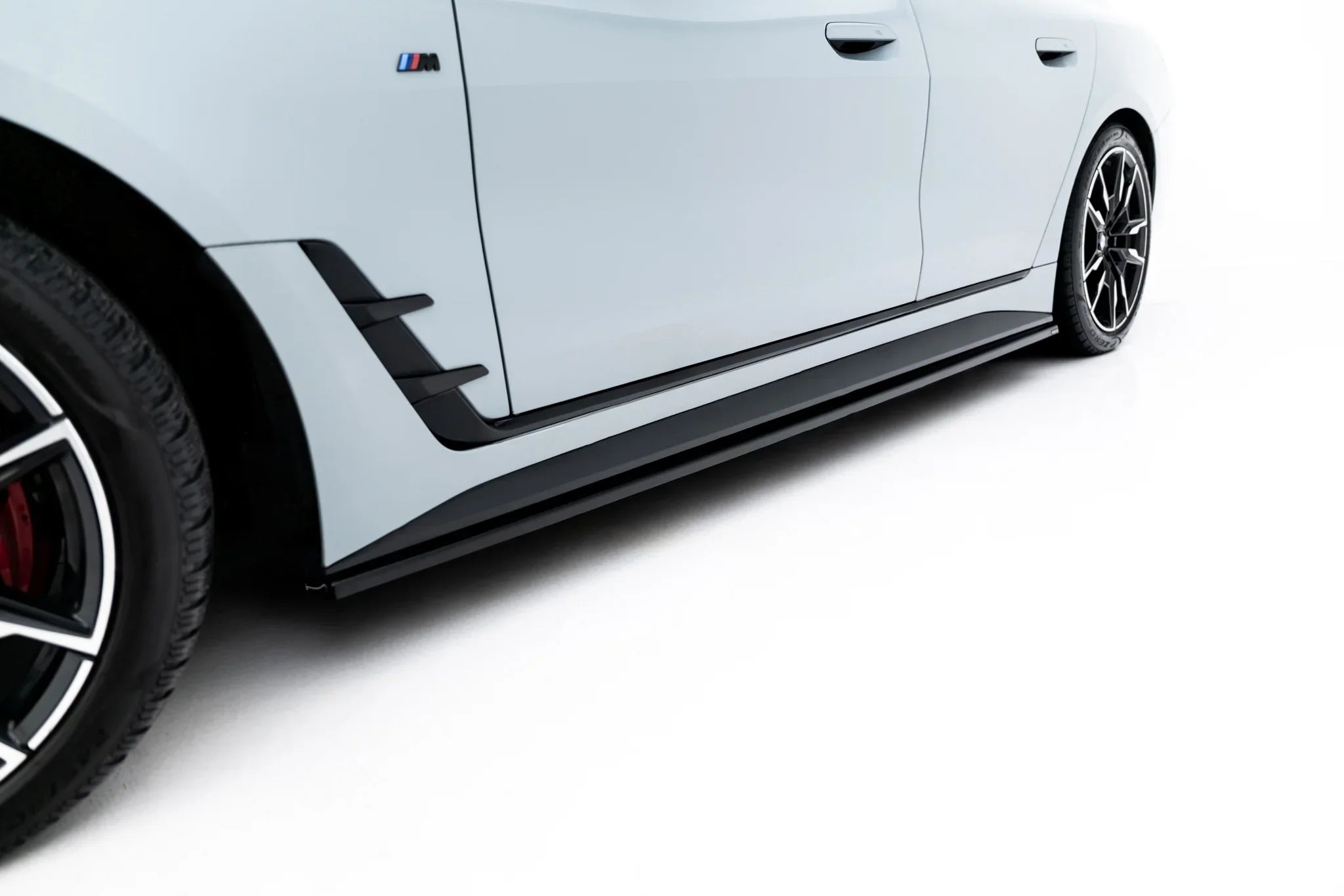 Maxton Design Difusores de taloneras laterales V.1 para BMW 4 Gran Coupe M-Pack / M440i G26 - imagen 3