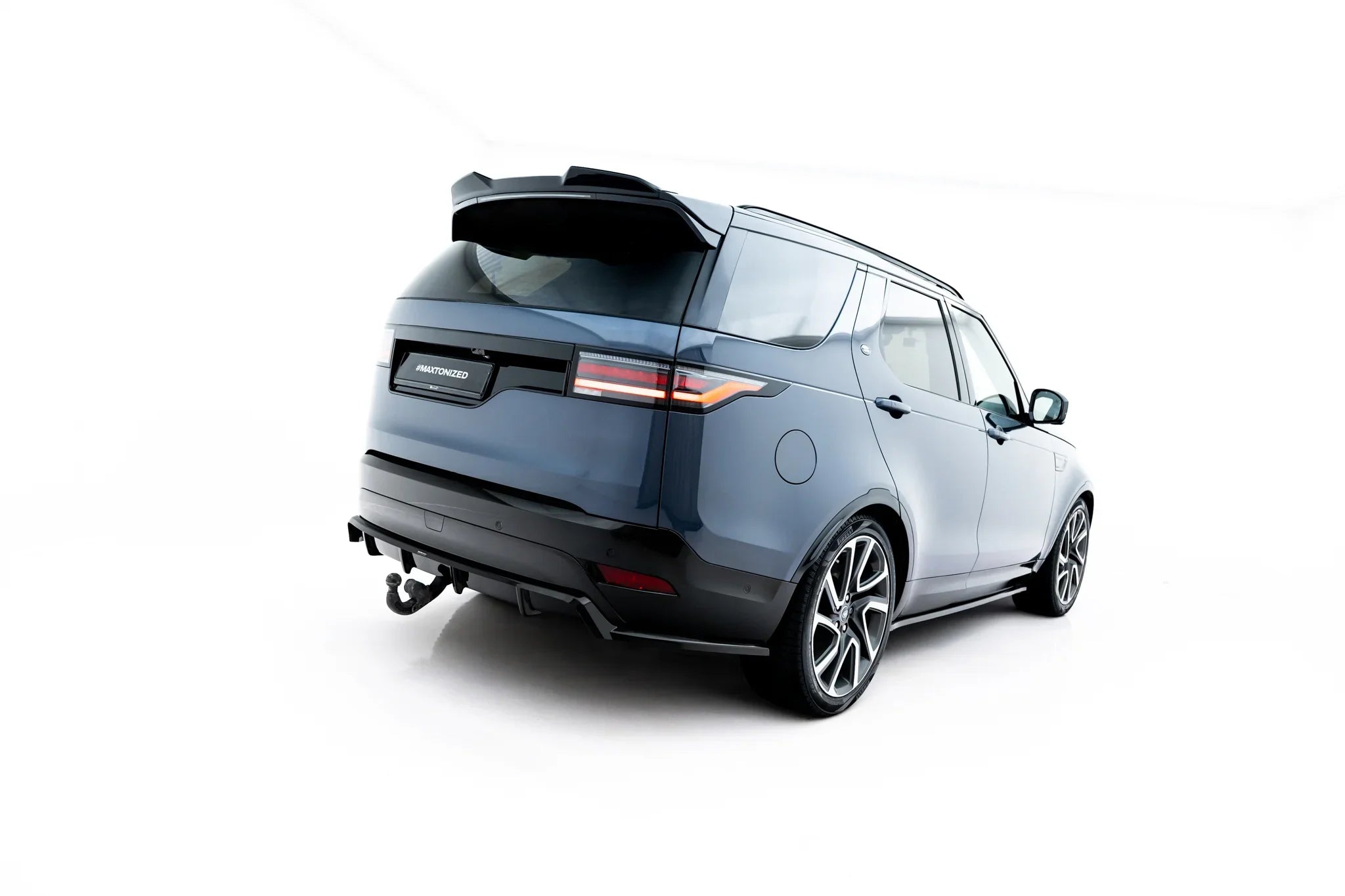 Maxton Design Splitter trasero (with vertical bars) para Land Rover Discovery HSE Mk5 Facelift - imagen 4