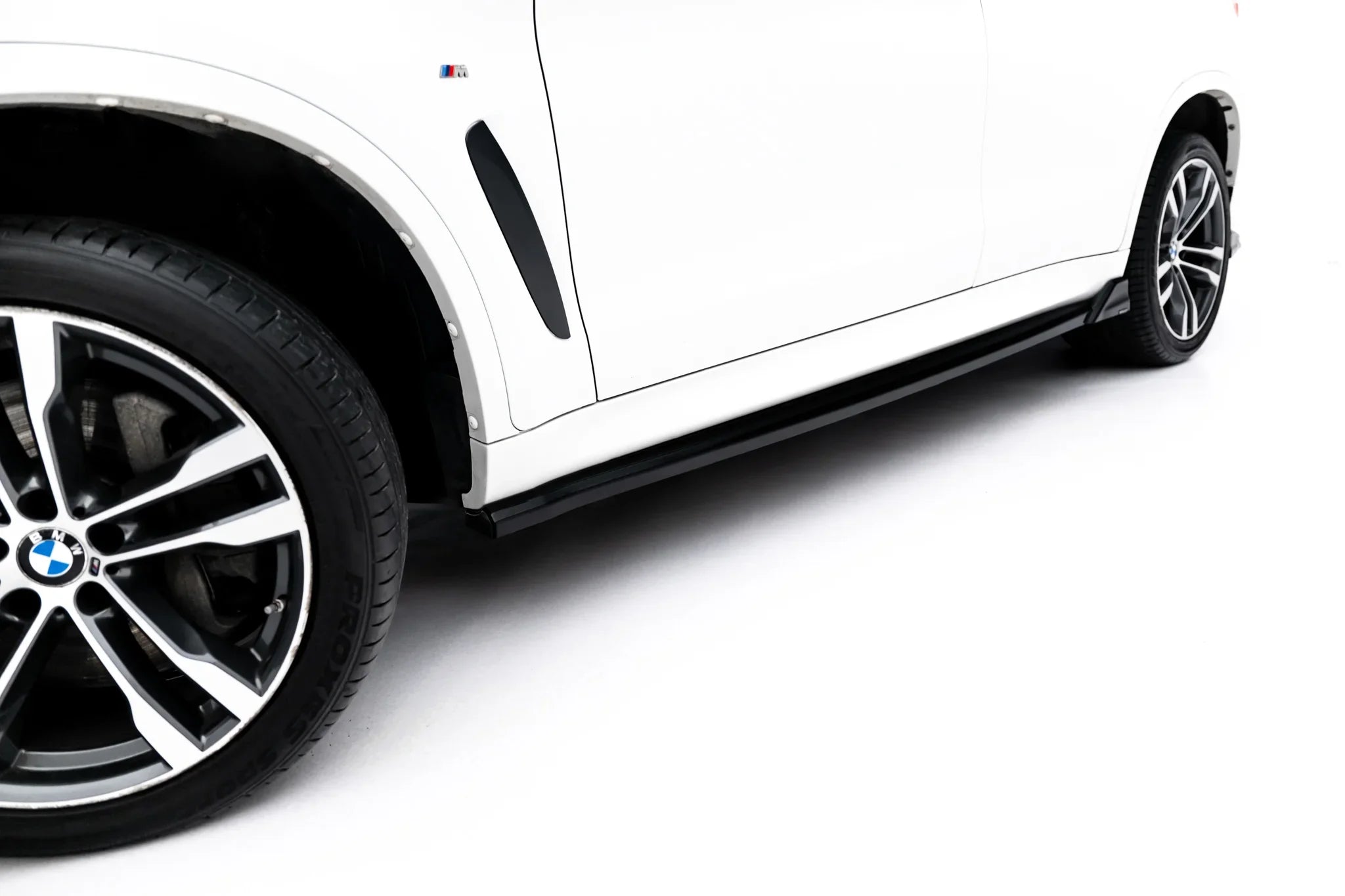 Maxton Design Difusores de taloneras laterales V.2 para BMW X6 M-Pack F16 - imagen 4