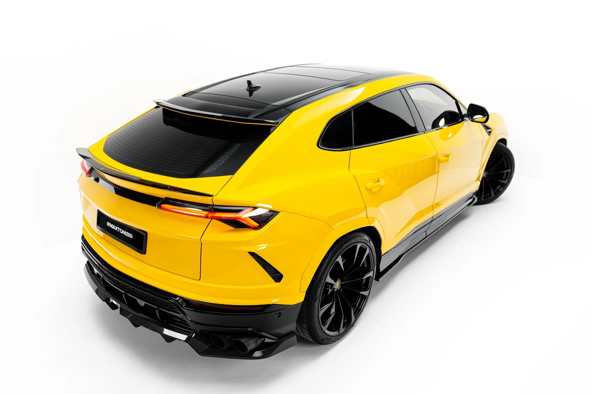 Maxton Design Karbonowy Spoiler Tylnej Klapy (Górny) Prepreg pasujący do Lamborghini Urus Mk1 - imagen 1
