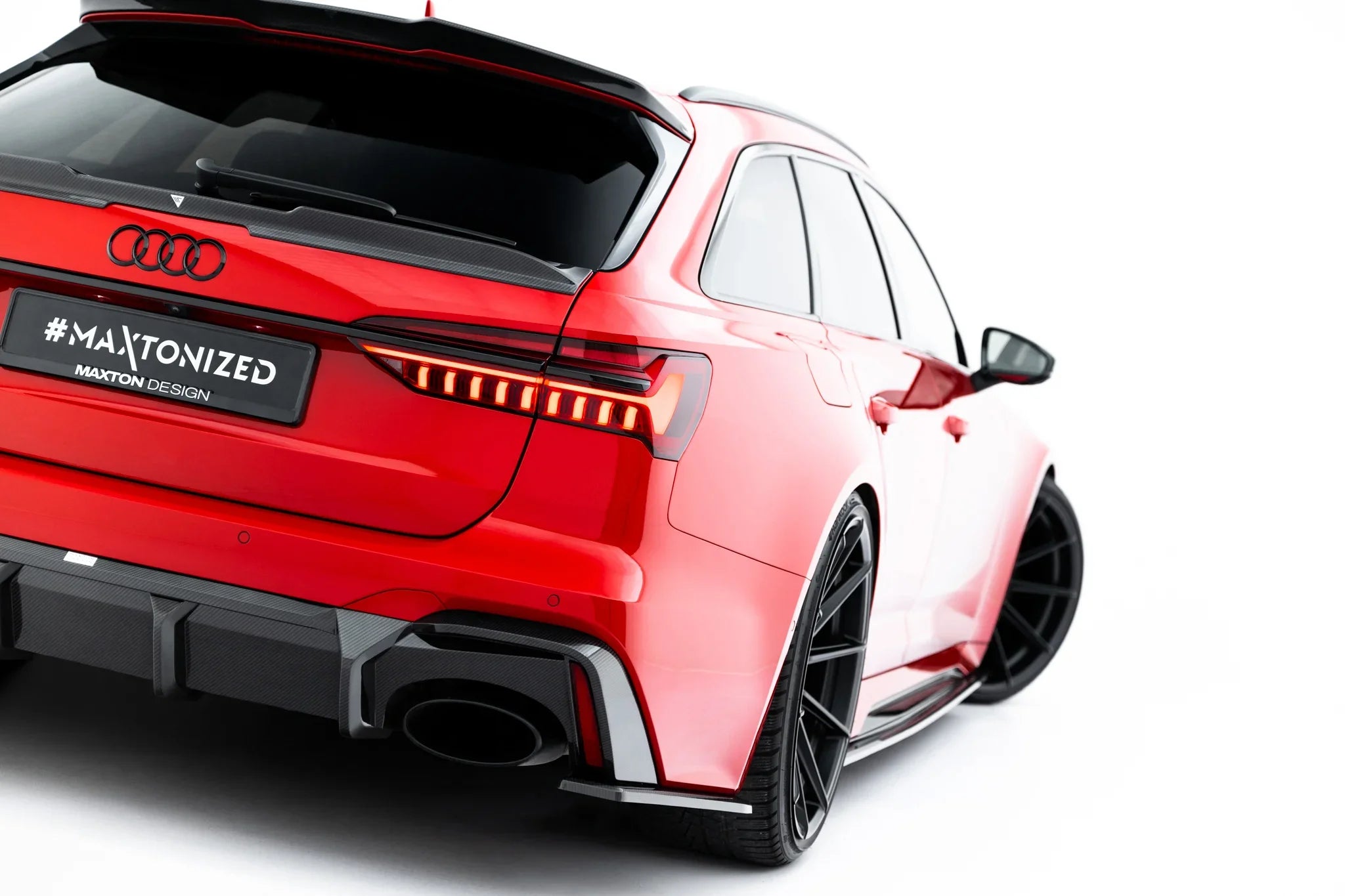 Maxton Design Splitters laterales traseros de fibra de carbono pre-preg para Audi RS6 C8 / C8 Facelift - imagen 1