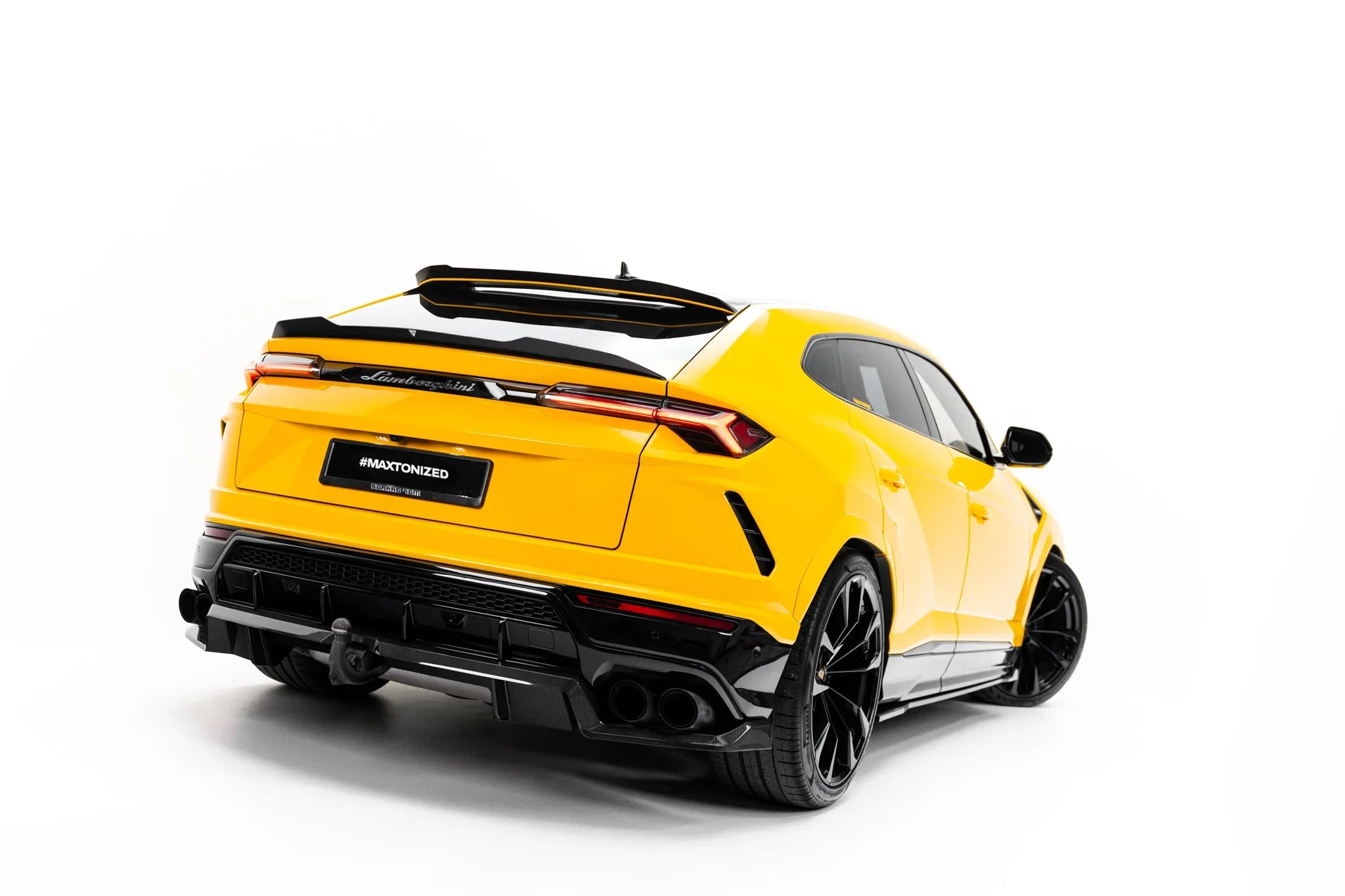 Maxton Design Splitter trasero de fibra de carbono pre-preg (with vertical bars) para Lamborghini Urus Mk 1 - imagen 6
