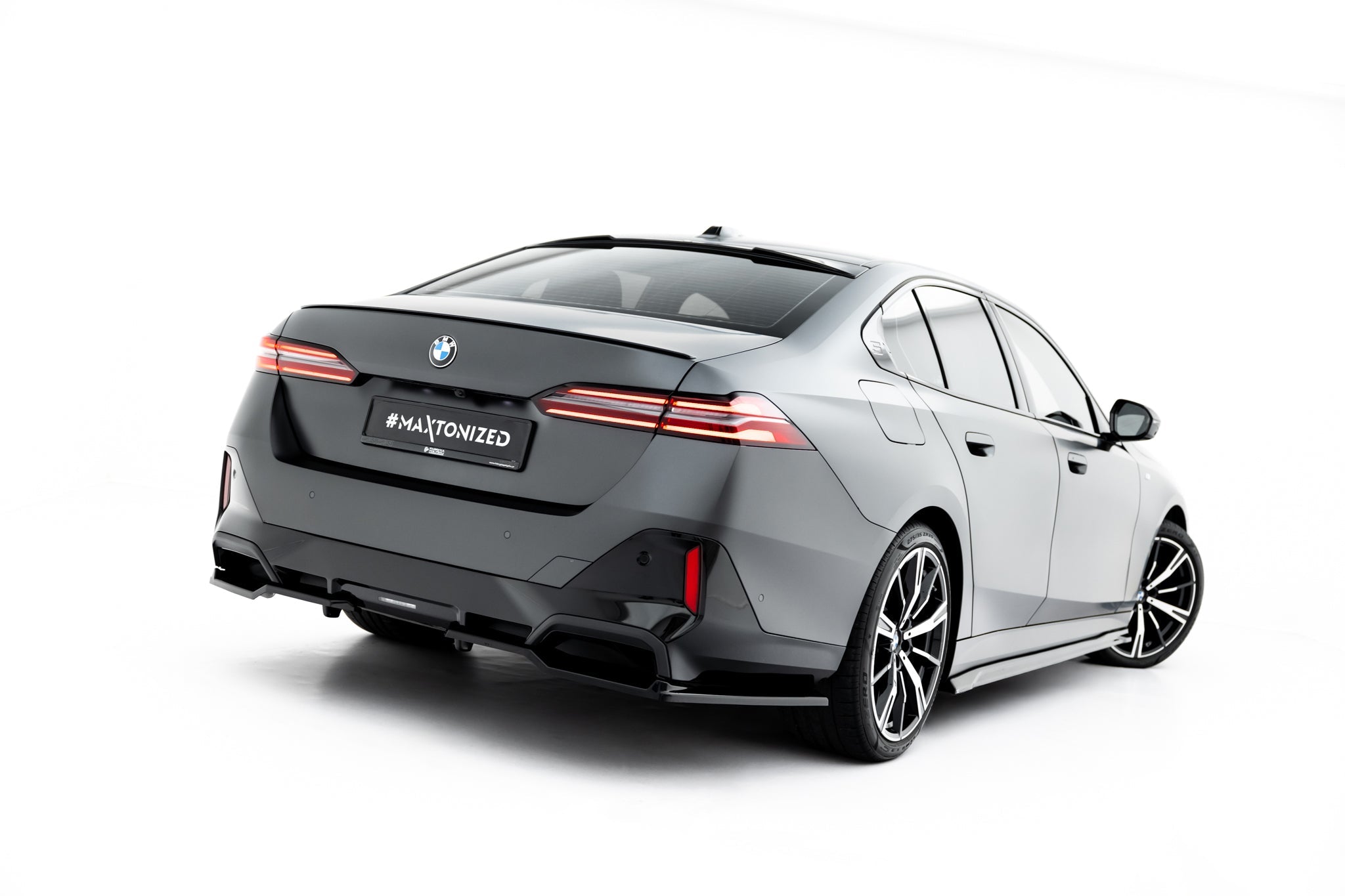 Maxton Design Splitters laterales traseros V.1 para BMW 5 / i5 M-Pack Sedan / Touring G60 / G61 - imagen 4