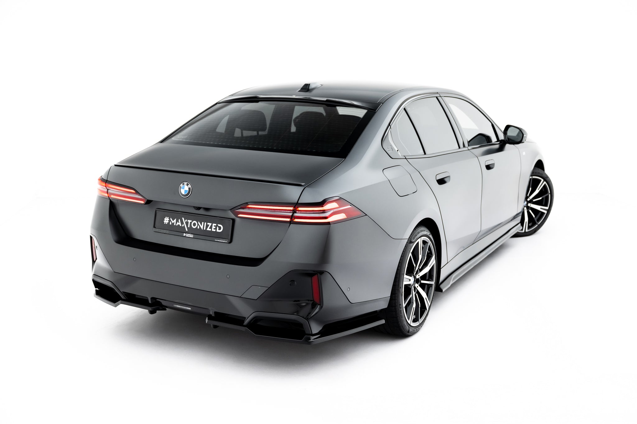 Maxton Design Splitters laterales traseros V.1 para BMW 5 / i5 M-Pack Sedan / Touring G60 / G61 - imagen 1