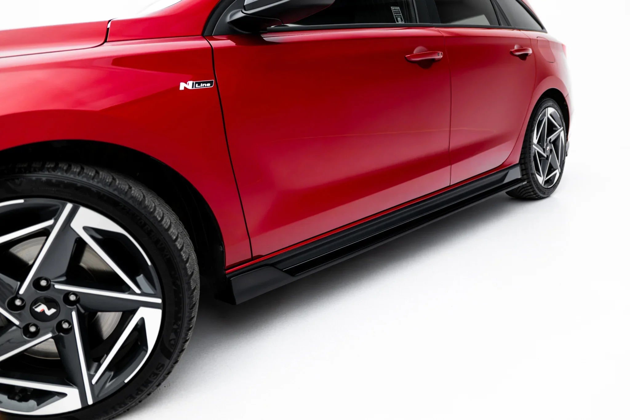 Maxton Design Difusores de taloneras laterales V.2 para Hyundai I30 N / N-Line Wagon Mk3 Facelift - imagen 3