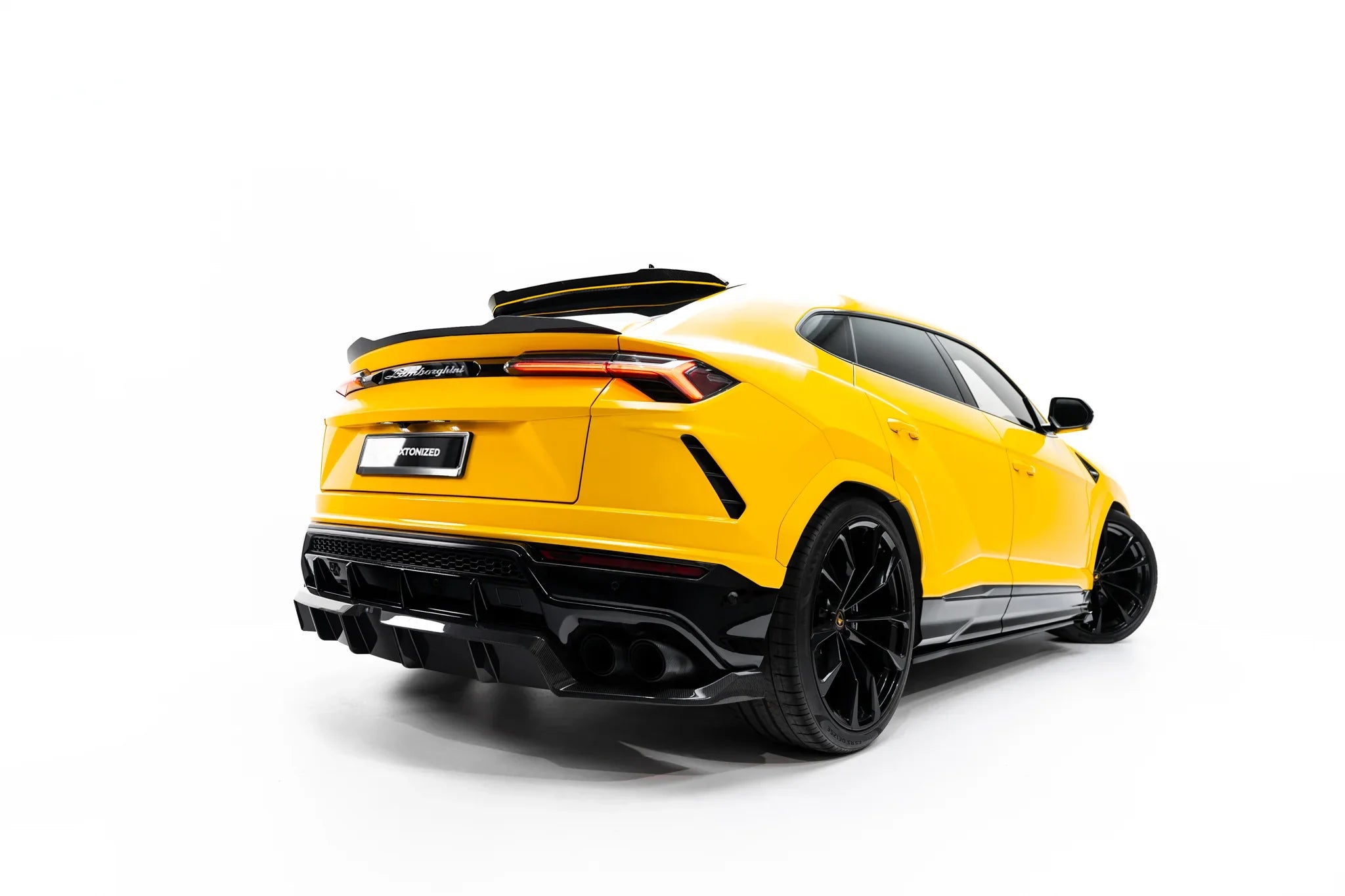 Maxton Design Karbonowy Spoiler Tylnej Klapy (Dolny) Prepreg pasujący do Lamborghini Urus Mk1 - imagen 1