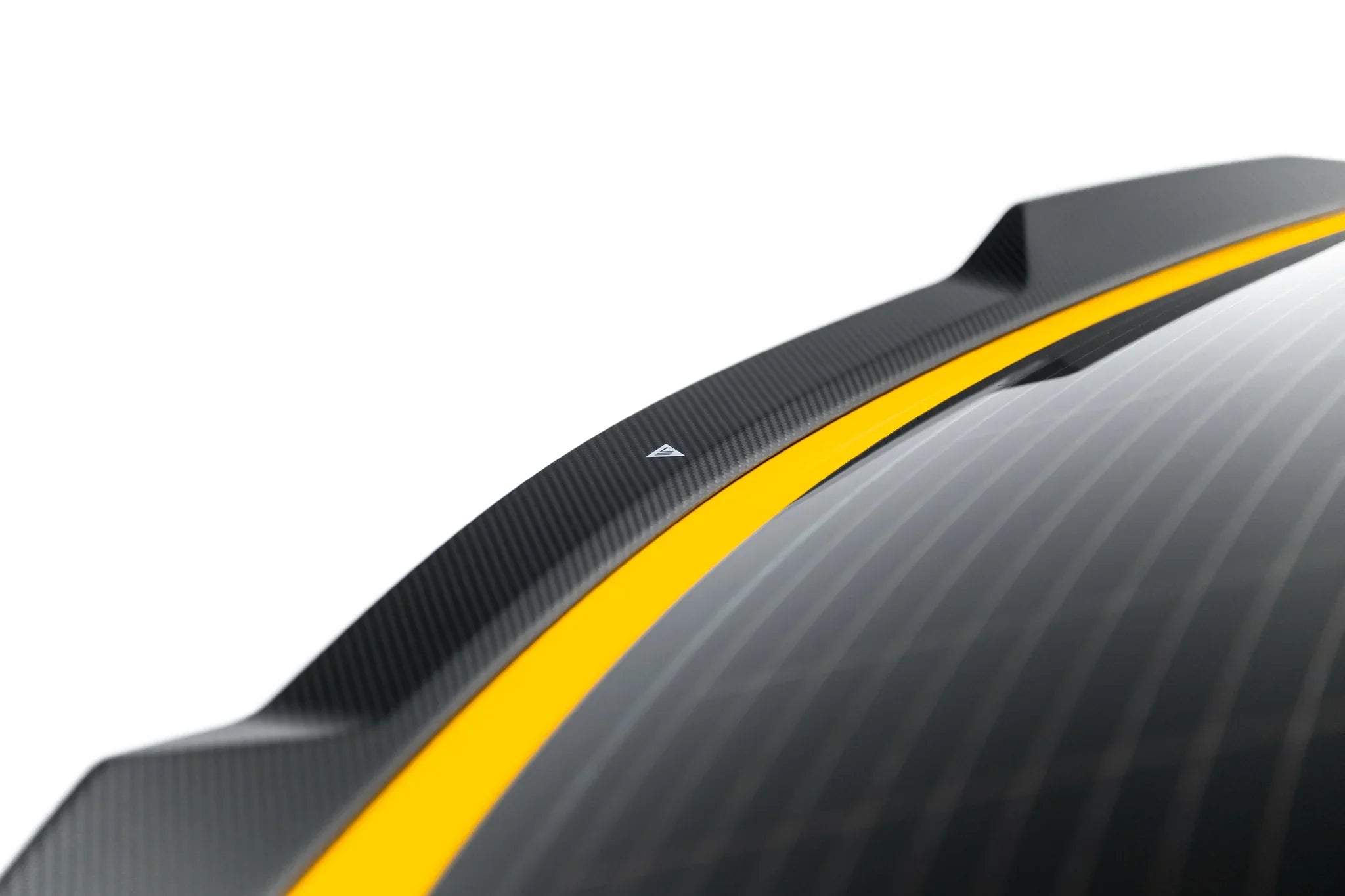 Maxton Design Karbonowy Spoiler Tylnej Klapy (Dolny) Prepreg pasujący do Lamborghini Urus Mk1 - imagen 2