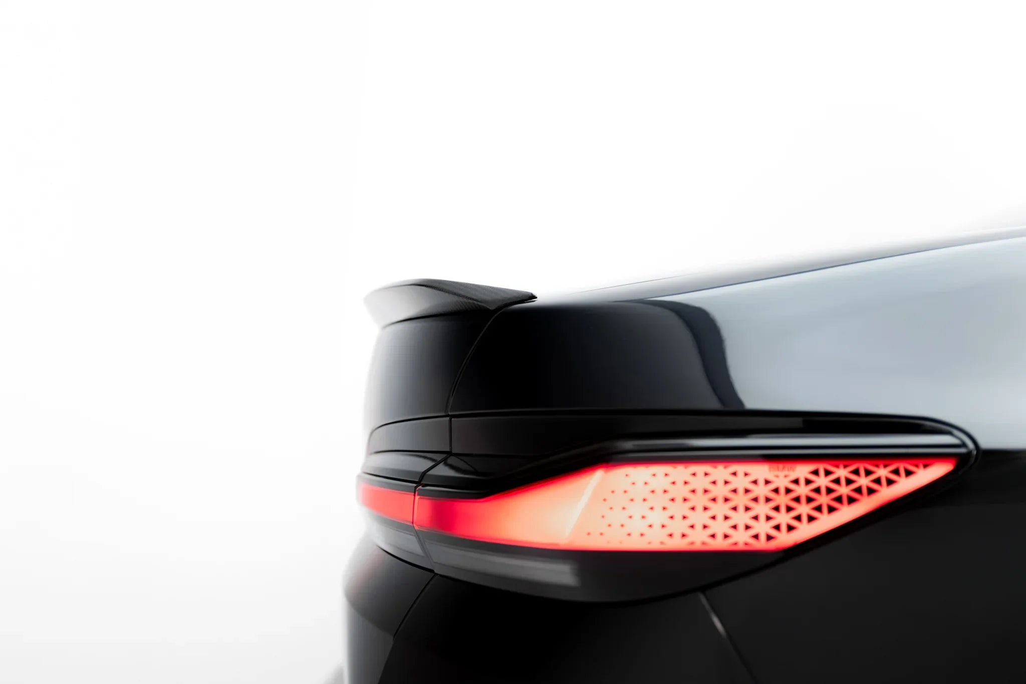 Maxton Design Prepreg Carbon Fiber Tailgate Spoiler (Lower) para BMW 7 M-Pack / M760e / i7 M-Pack G70 - imagen 4