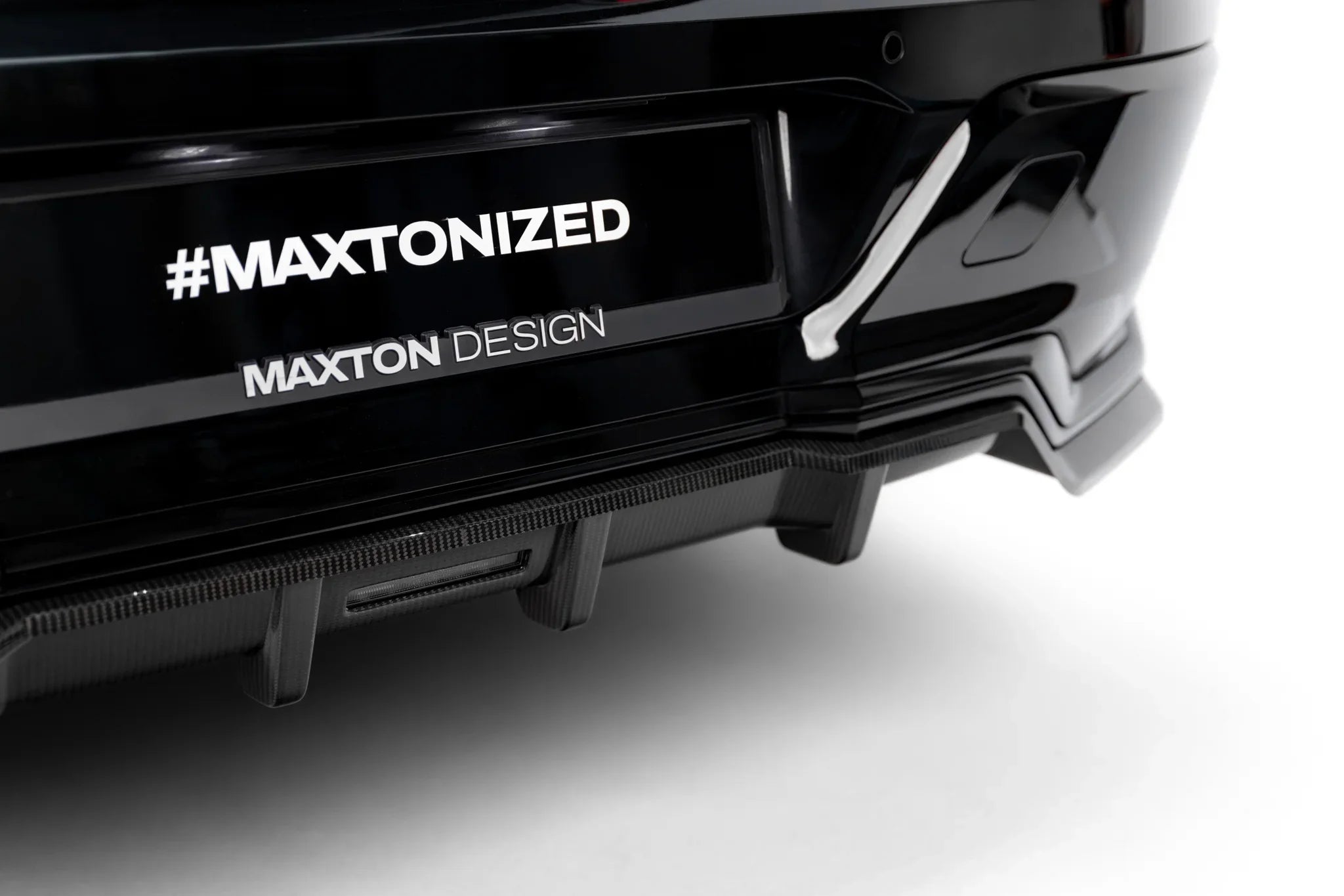 Maxton Design Splitter trasero de fibra de carbono pre-preg (with vertical bars) para BMW 7 M-Pack G70 - imagen 3