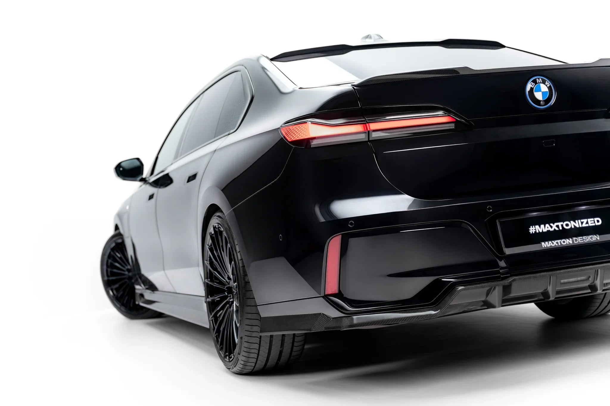 Maxton Design Set of Prepreg Carbon Fiber Splitters para BMW 7 / i7 M-Pack G70 - imagen 15