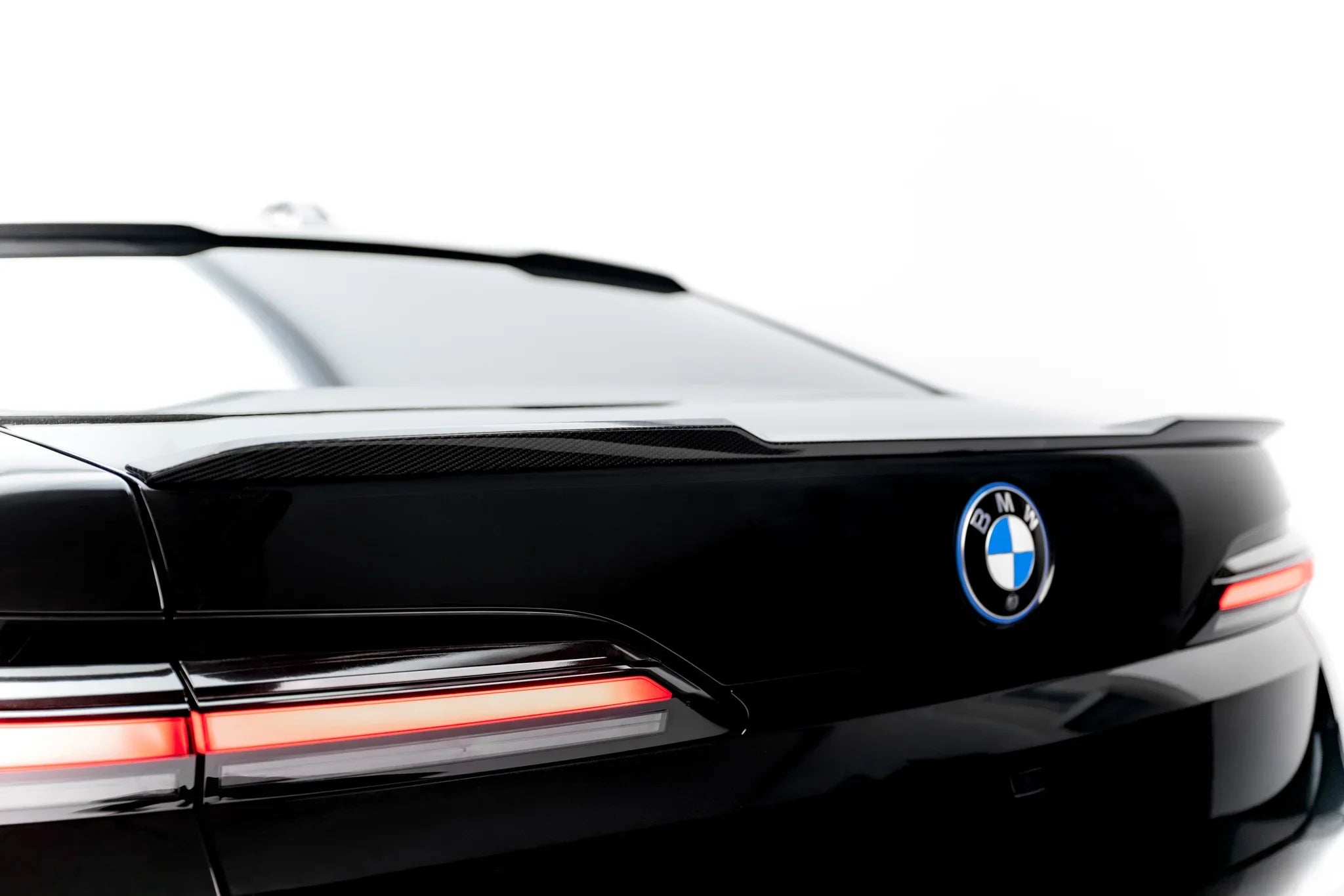 Maxton Design Prepreg Carbon Fiber Tailgate Spoiler (Lower) para BMW 7 M-Pack / M760e / i7 M-Pack G70 - imagen 5