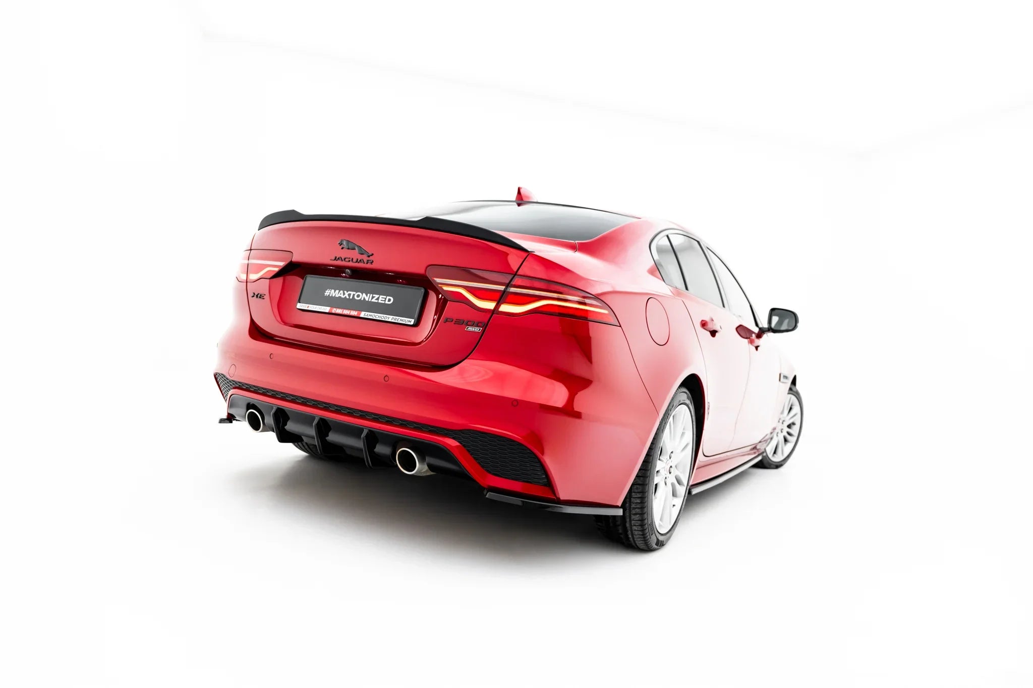 Maxton Design Splitters laterales traseros para Jaguar XE R-Dynamic X760 Facelift - imagen 2