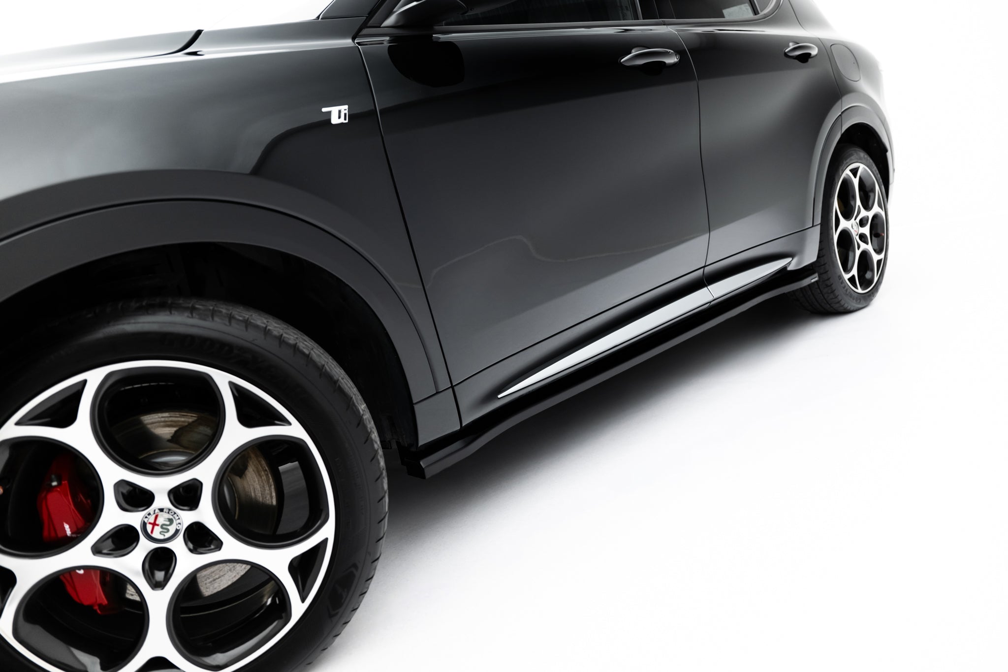 Maxton Design Difusores de taloneras laterales para Alfa Romeo Tonale Mk1 - imagen 3
