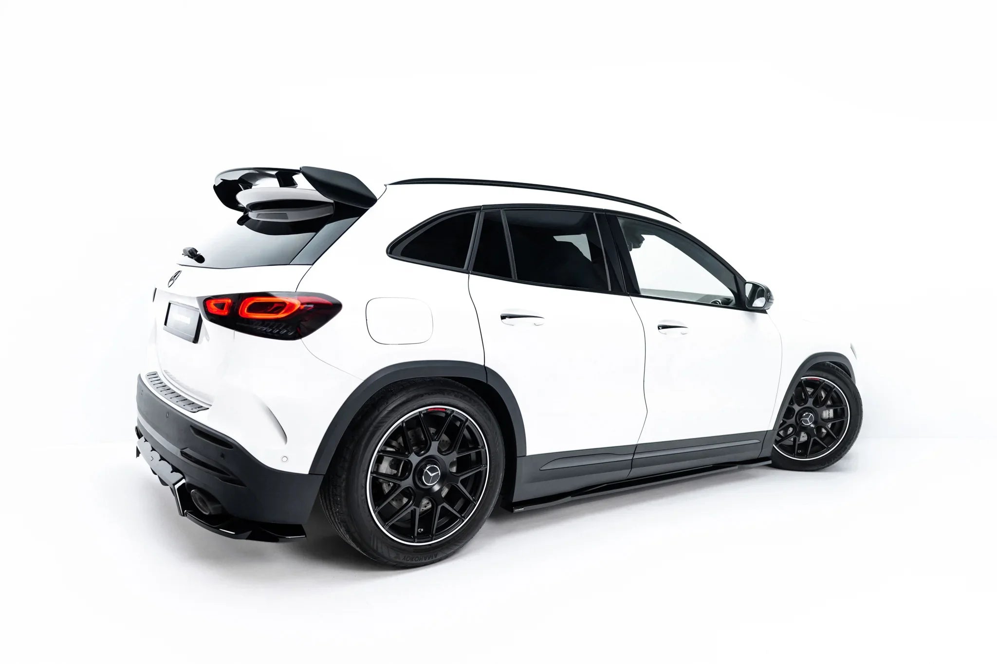 Maxton Design Set of Splitters para Mercedes-AMG GLA 35 H247 - imagen 5
