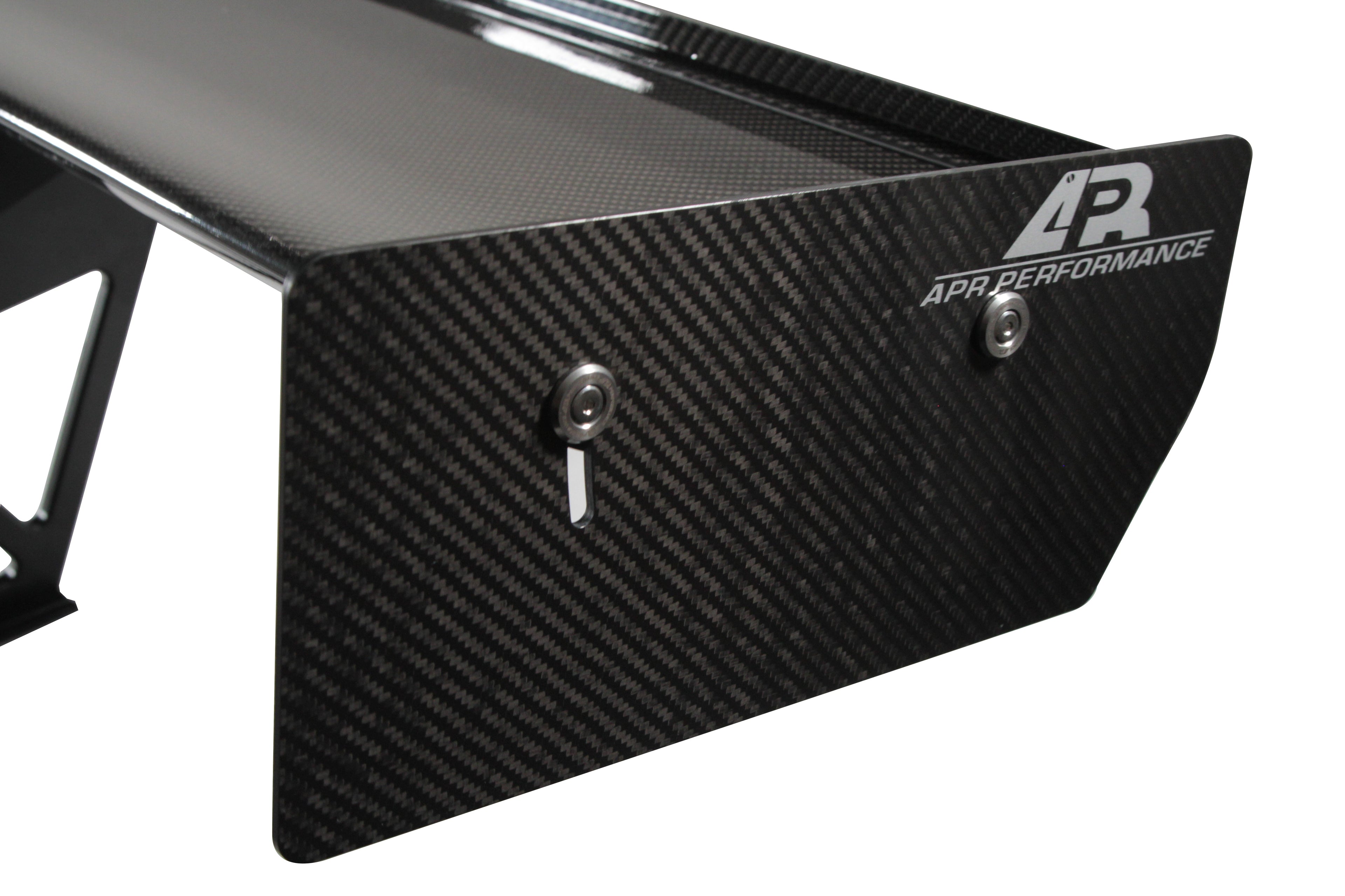GT-250 APR Performance para BMW G42 M240i y BMW G87 M2 en carbono prepreg