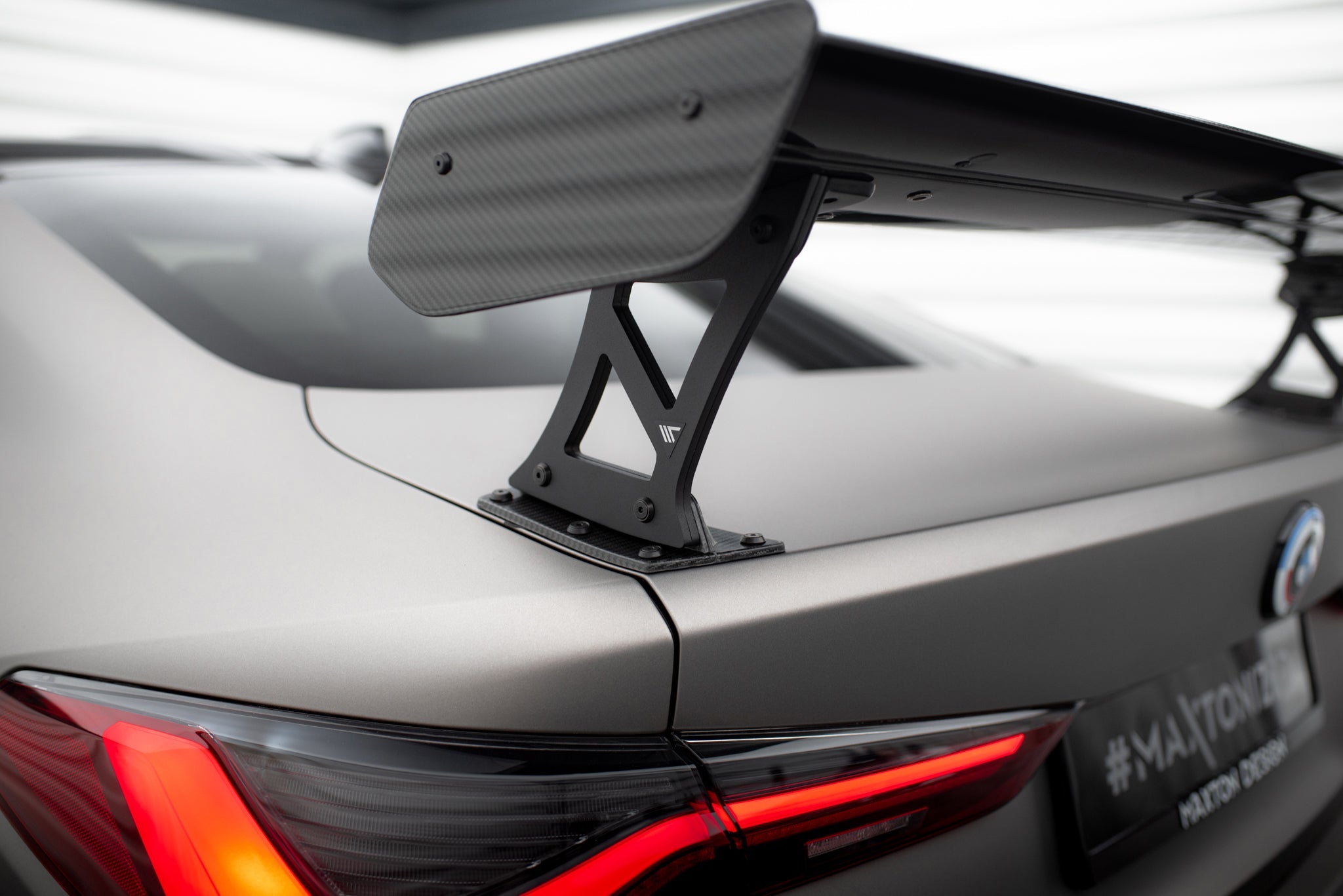 Maxton Design Alerón de carbono With External Brackets Uprights para BMW M4 G82 / G82 Facelift / M440i / 4 M-Pack G22 / G22 Facelift - imagen 5
